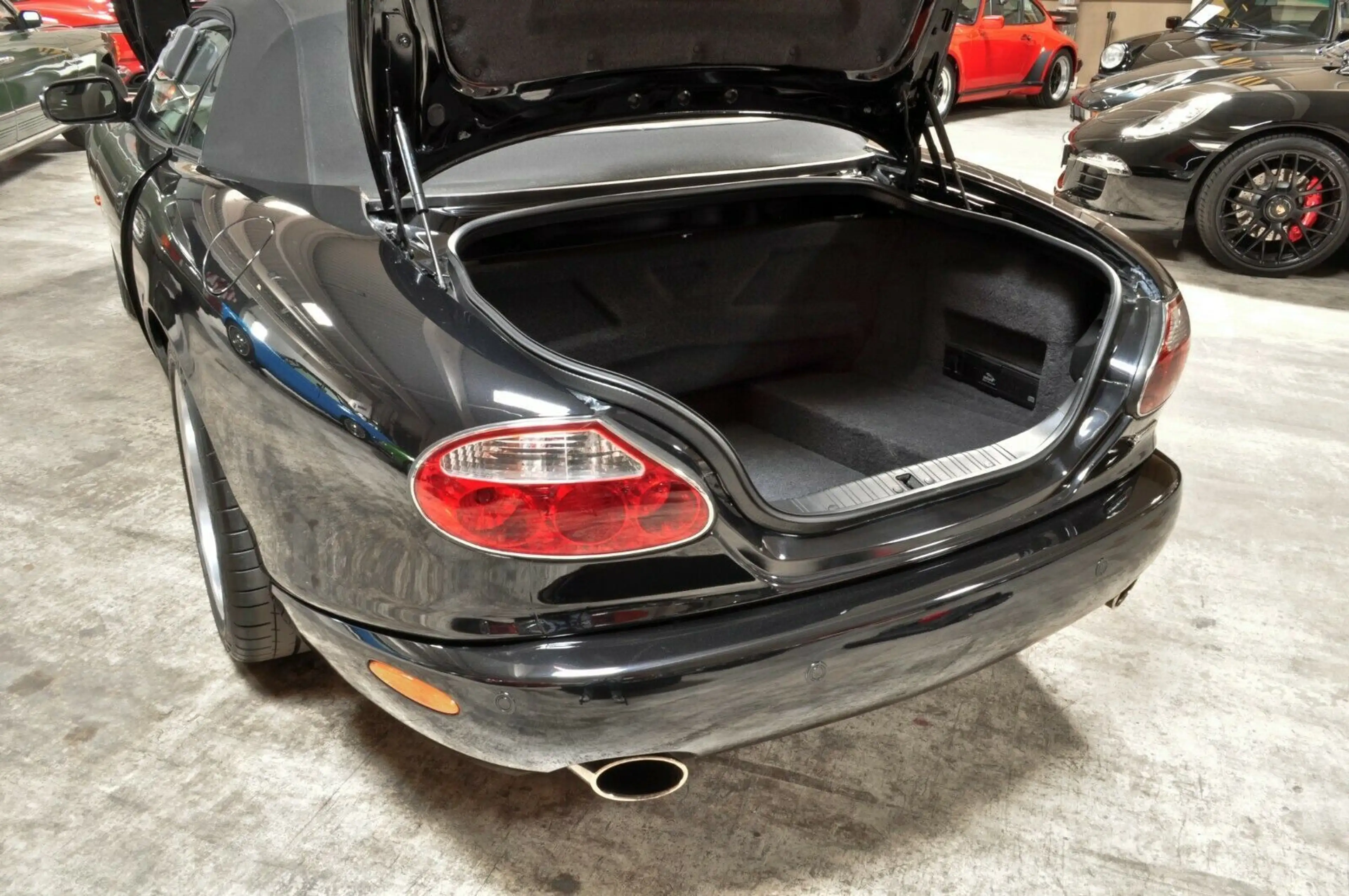 Jaguar XKR Cabrio — photo 7