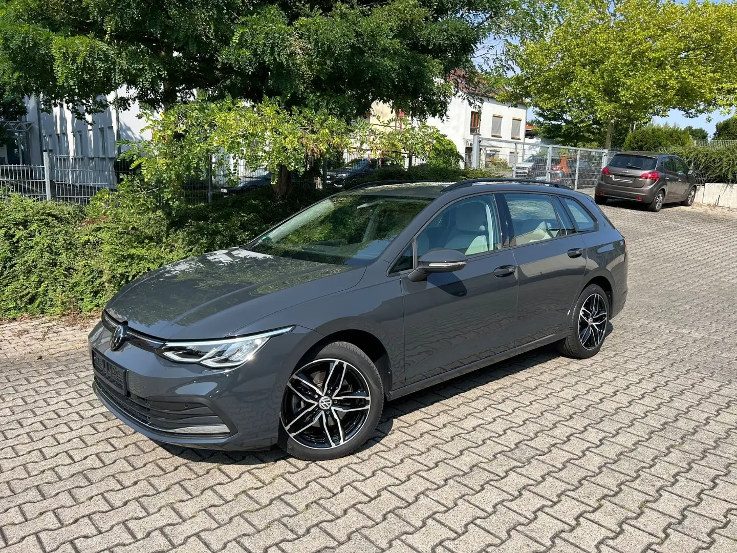 Volkswagen Golf VIII Variant 2.0 TDI DSG Life Gris - 1
