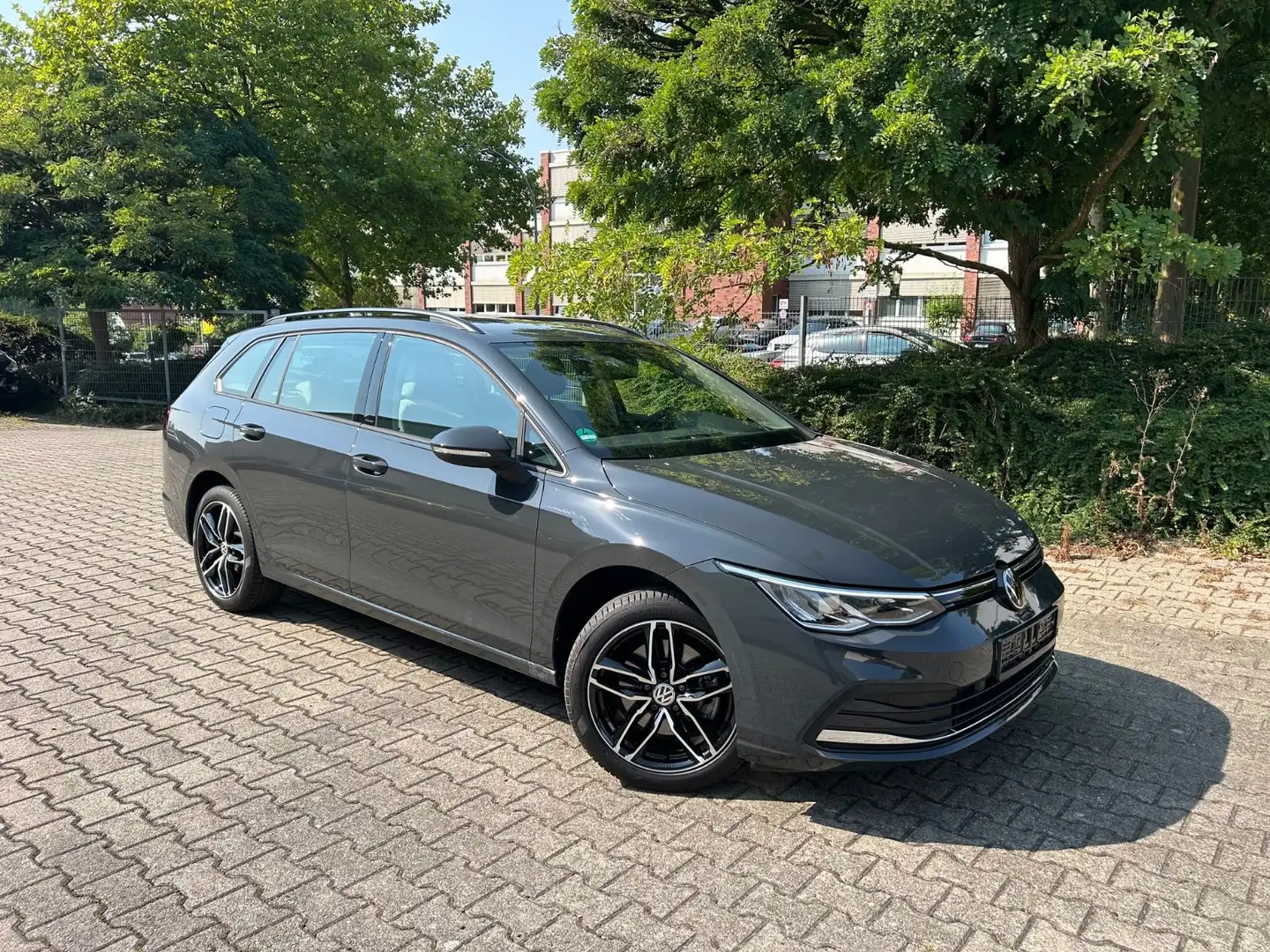 Volkswagen Golf VIII Variant 2.0 TDI DSG Life Gris - 2