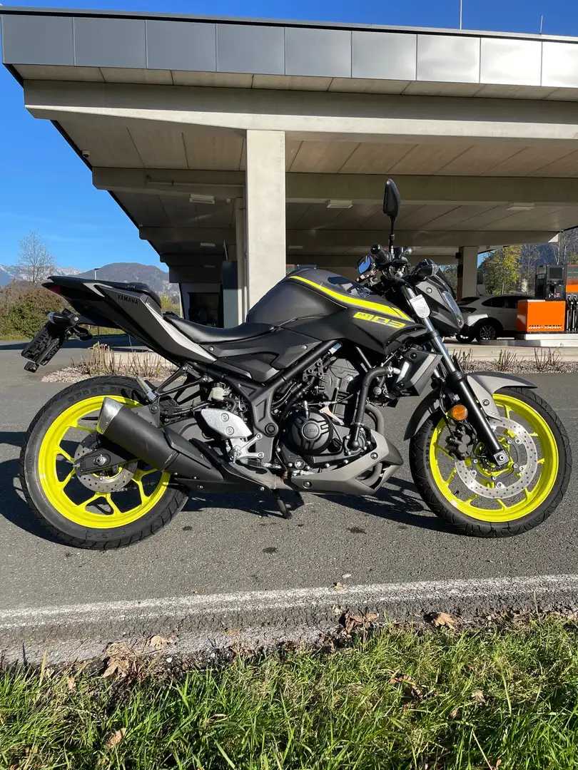 Yamaha MT-03 Naked Bike Gris - 2