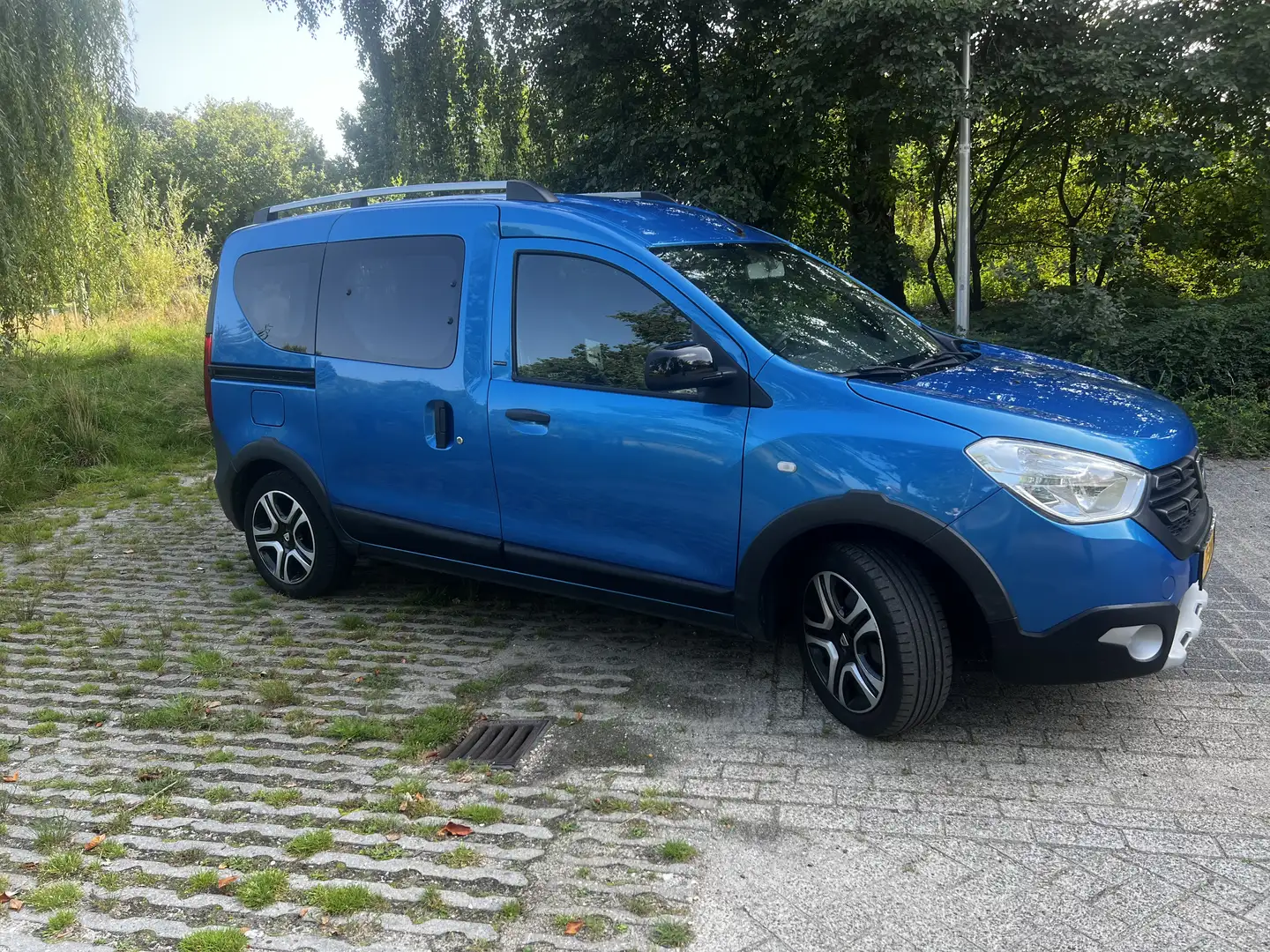Dacia Dokker 1.2 TCe S&S SL Stepw Blauw - 1