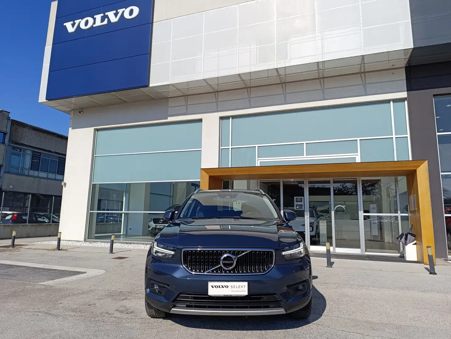 Volvo XC40 XC40 2.0 b4 Momentum Pro awd auto my21 Bleu - 2