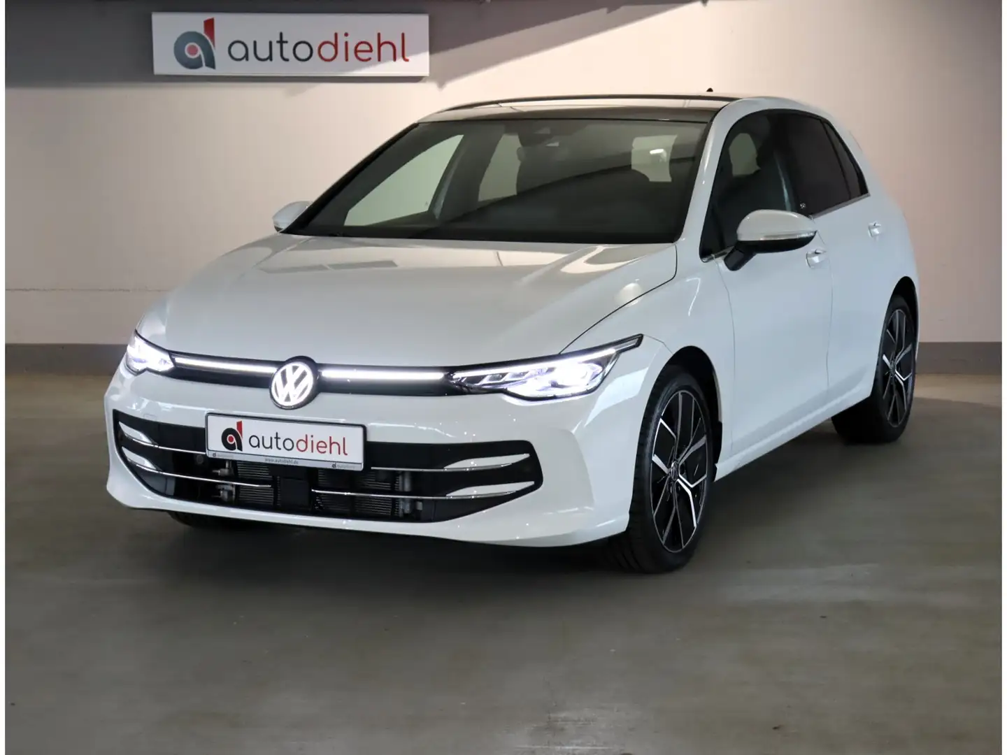 Volkswagen Golf VIII 1.5 eTSI DSG Edition 50 *AHK*PANO Weiß - 2