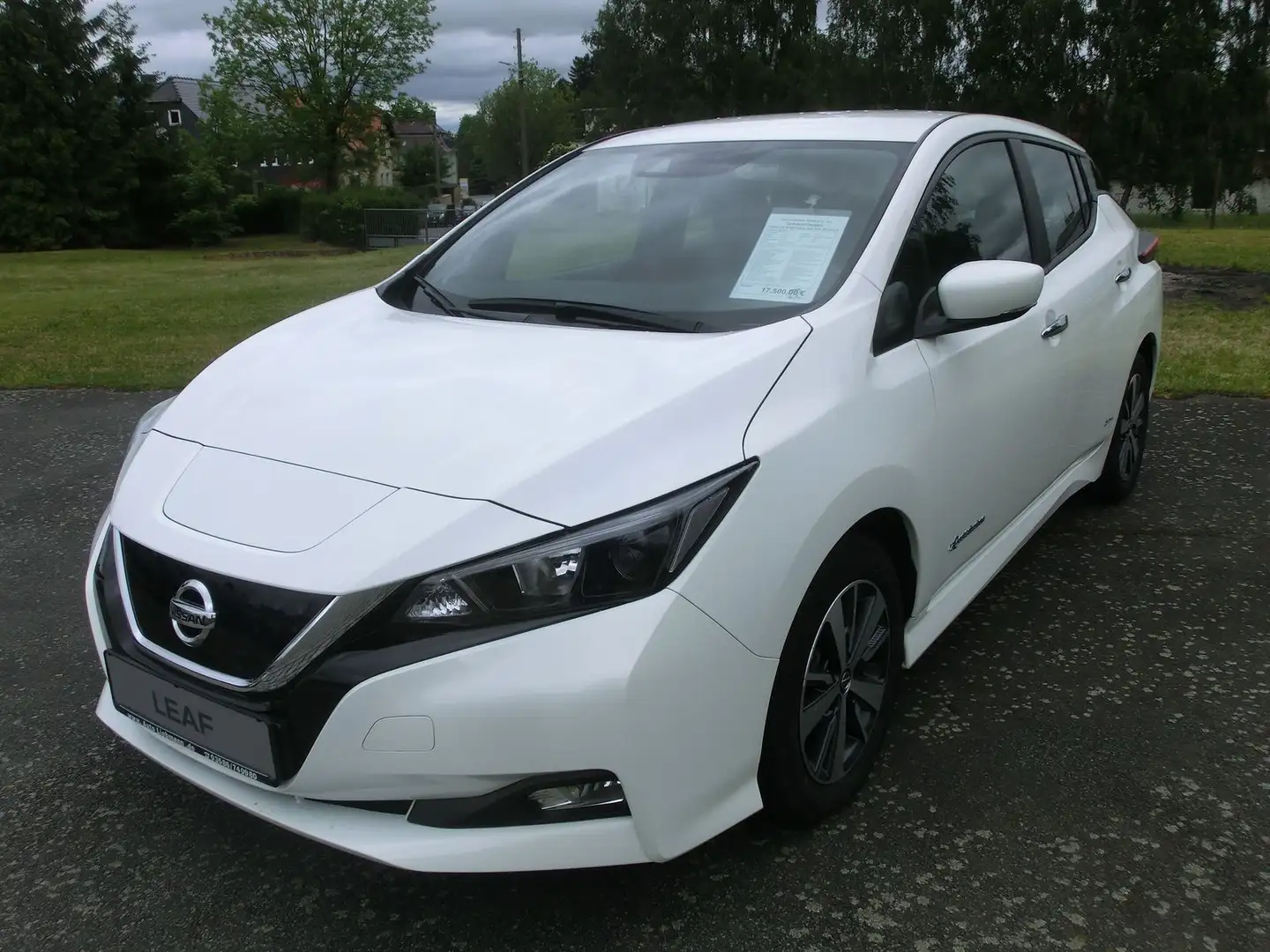 Nissan Leaf 40kWh MY19 Klima Navi Wärmepumpe SHZ Android Apple White - 1