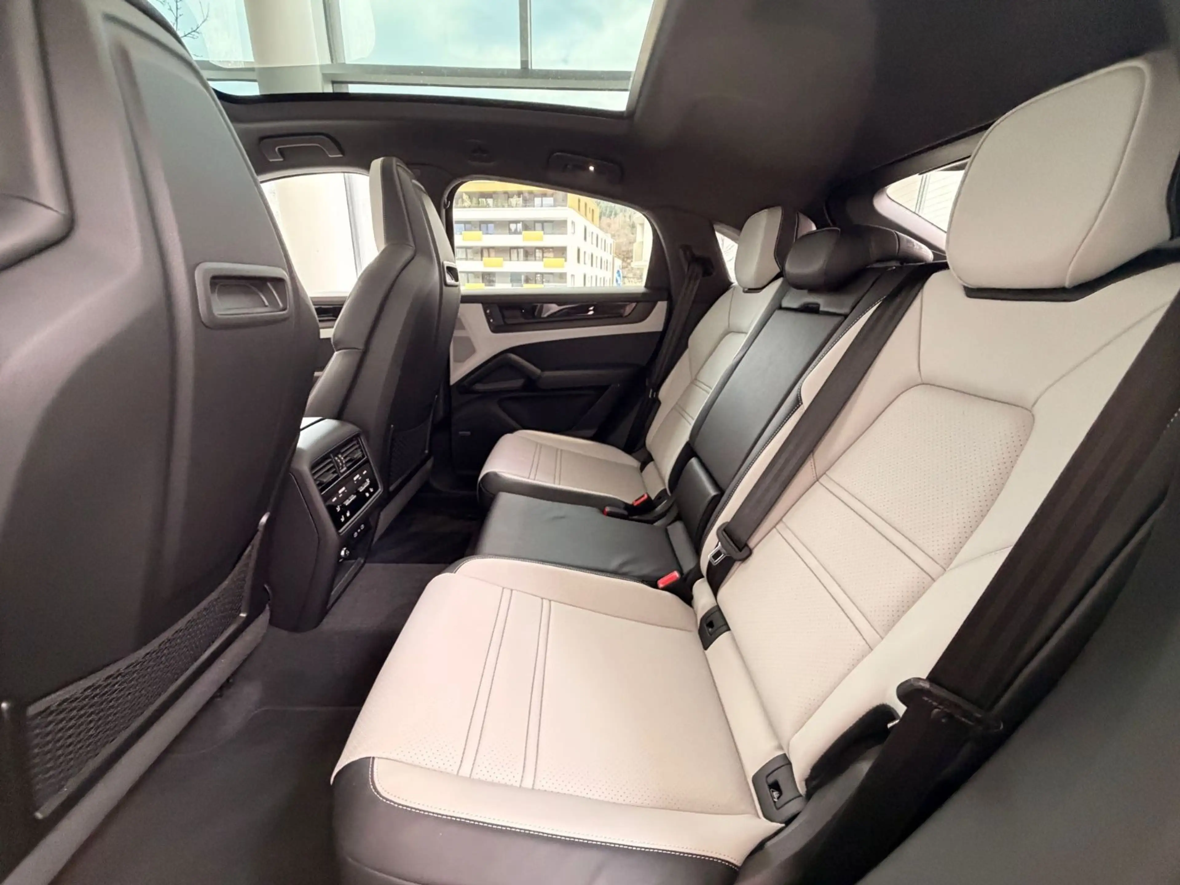 Porsche Cayenne Coupe Black Edit-10%/sw-kr/18W/22 — photo 16