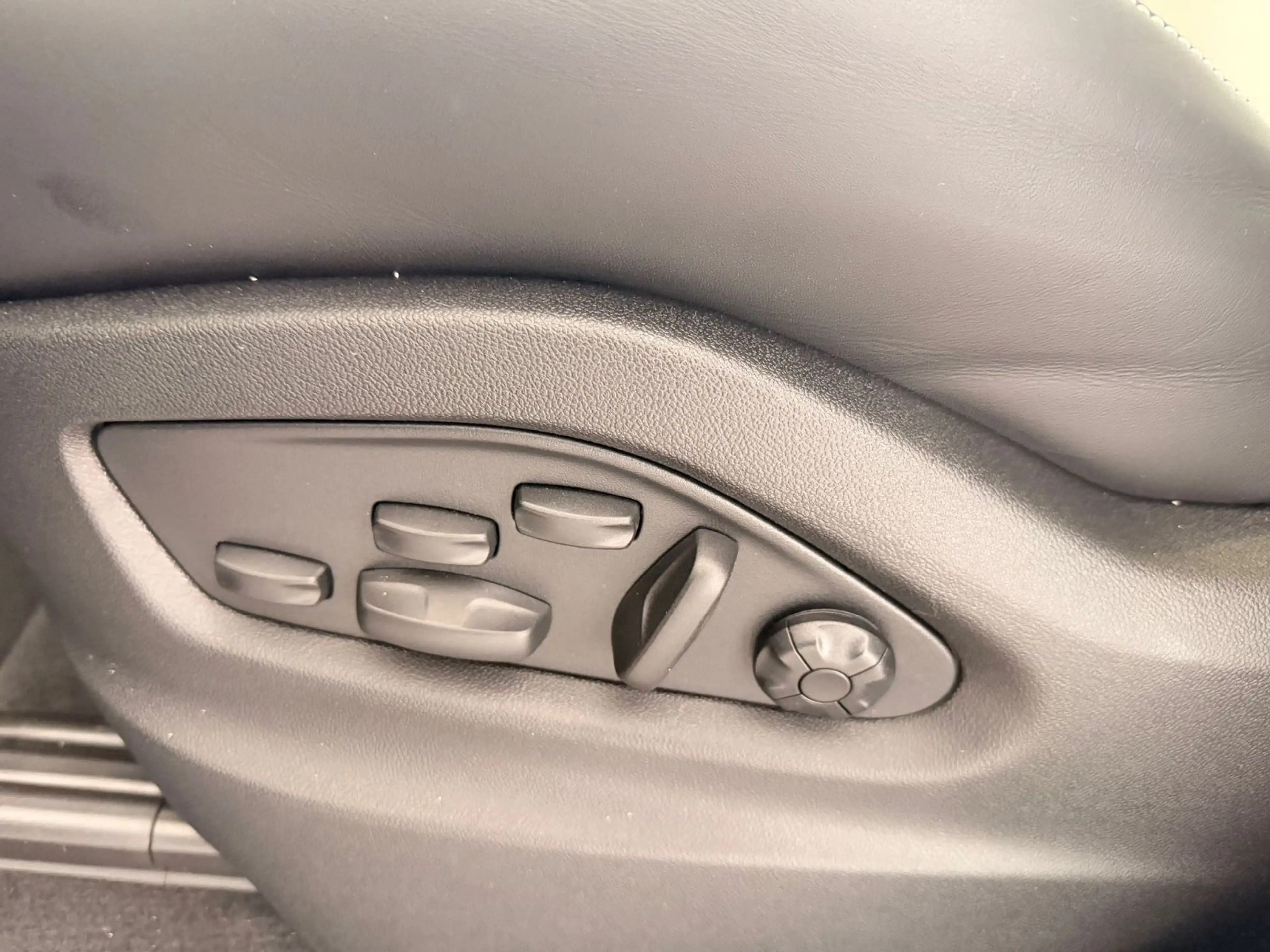Porsche Cayenne Coupe Black Edit-10%/sw-kr/18W/22 — photo 23