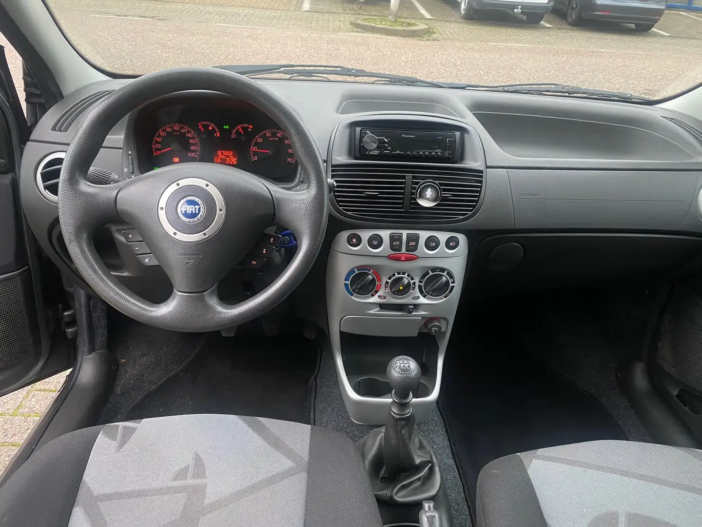 Fiat Punto 1.2 Navigator/3drs/nap/3e EIG/ dealonderhouden/ 1j Gri - 2