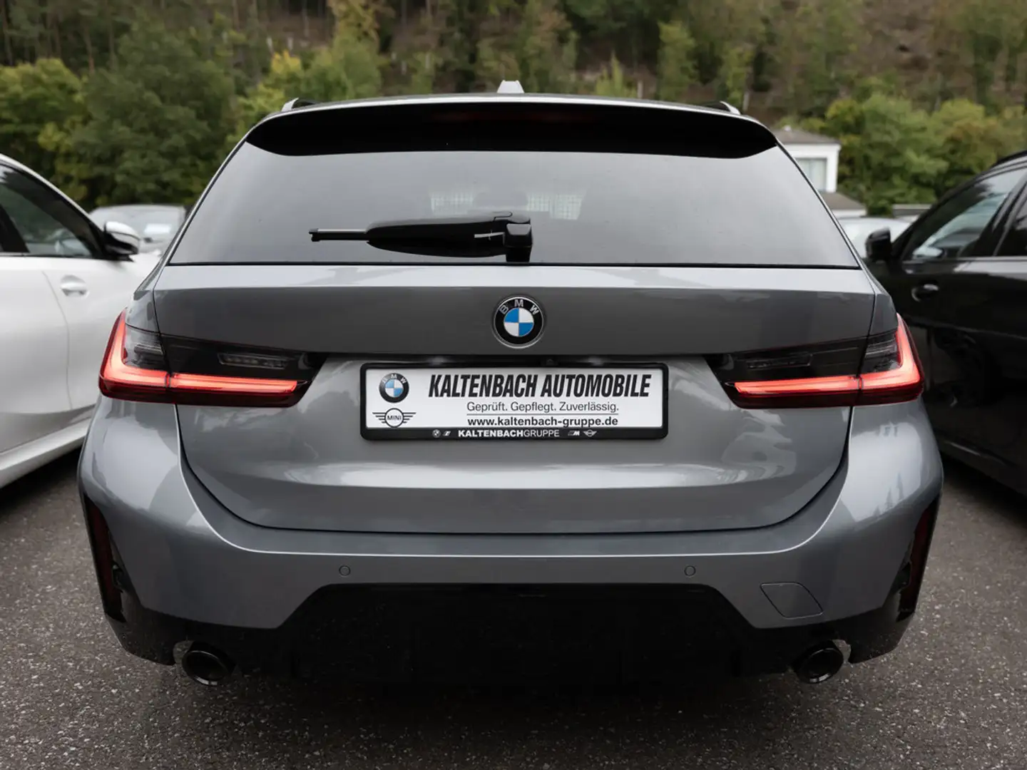 BMW 318 i Touring M-Sport Pro AHK LED NAVI KAMERA Grau - 2