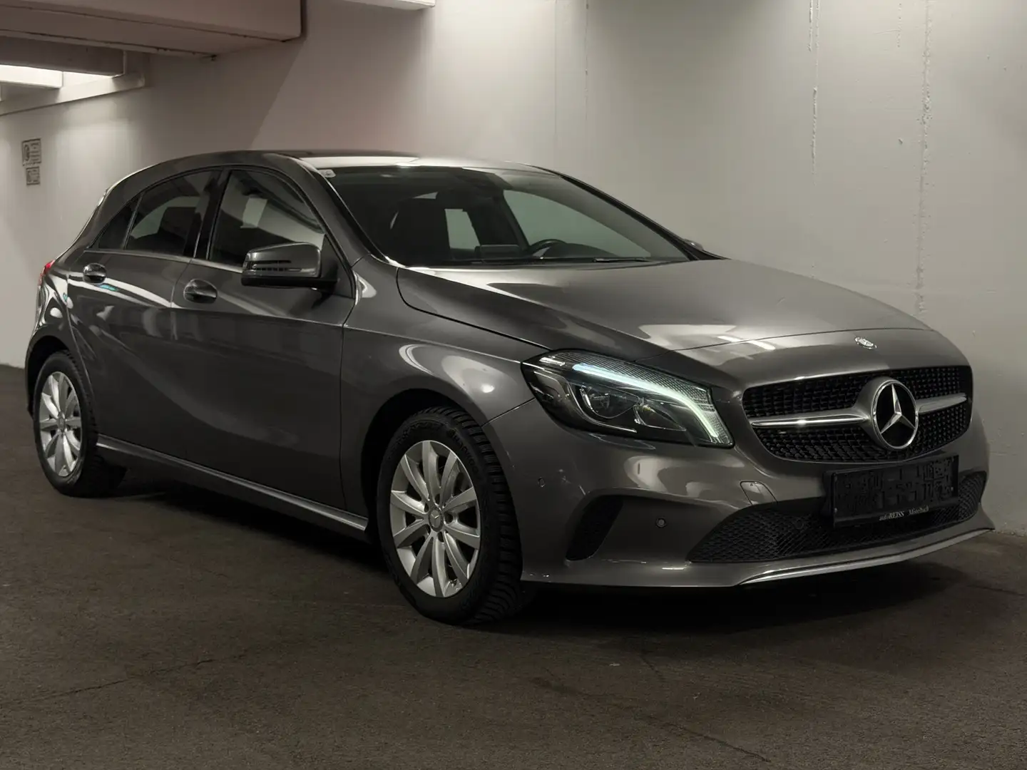 Mercedes-Benz A 200 A 200d|1.Besitz|LED Xenon|Tempomat|Sitzh.|PDC| Grau - 1