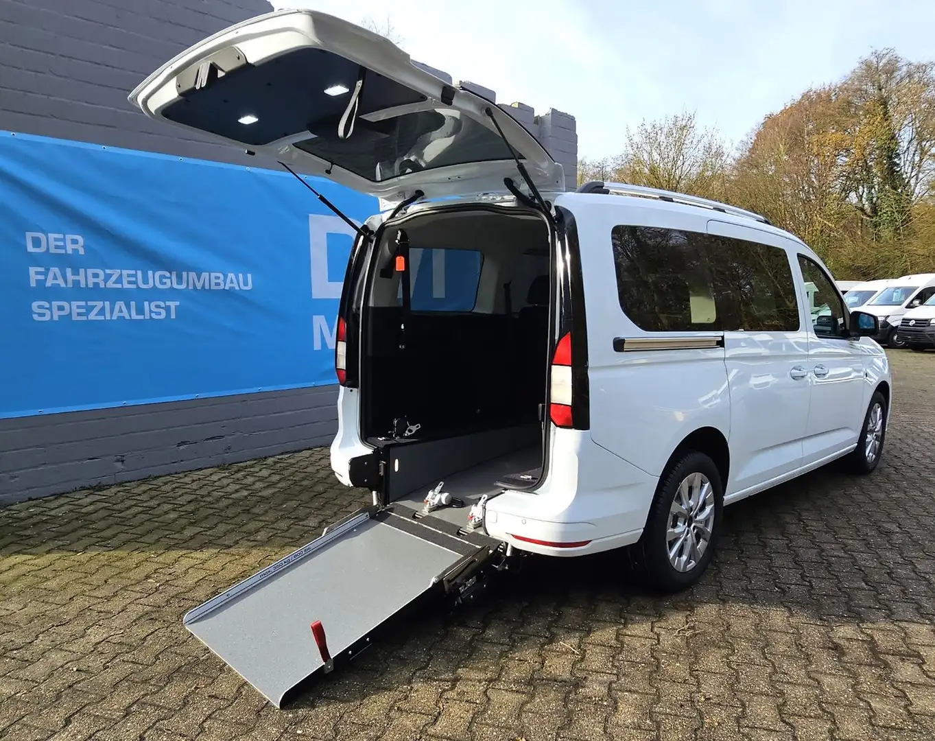Ford Grand Tourneo Connect Titanium Heckausschnitt Blanc - 1