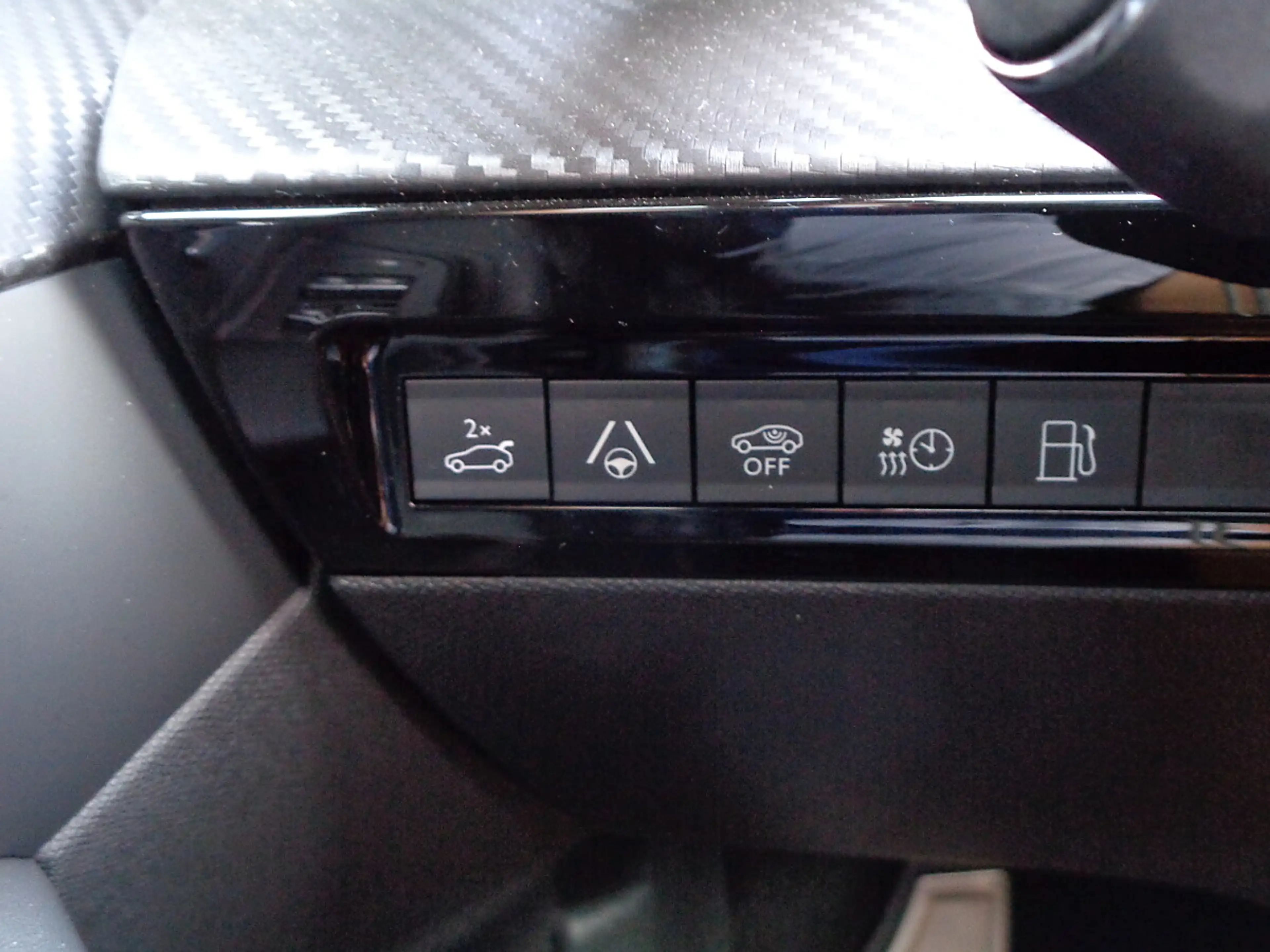 Peugeot 508 Hybrid 225 PHEV e-EAT8 Allure Automatik — photo 7