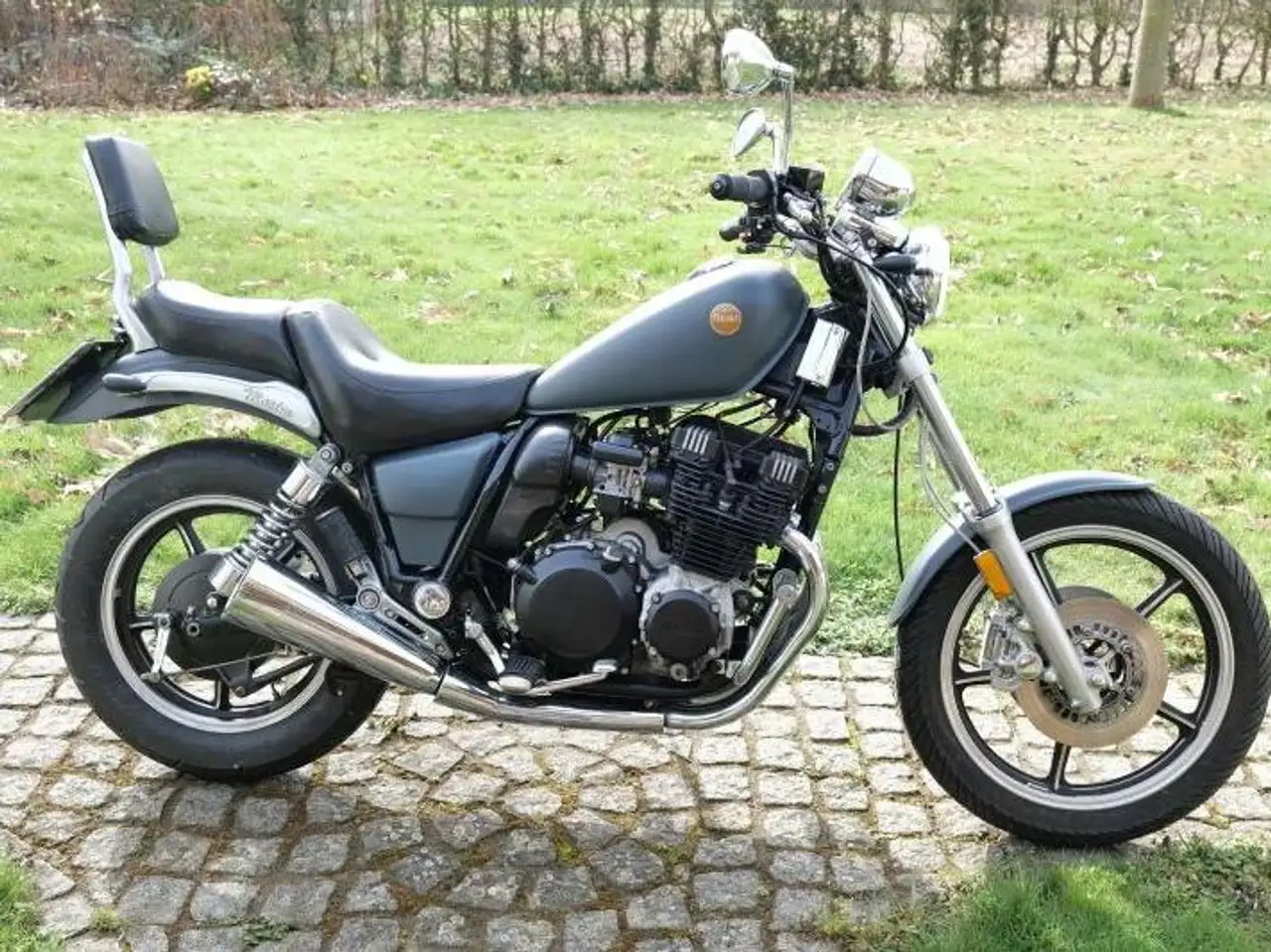 Yamaha XJ 750