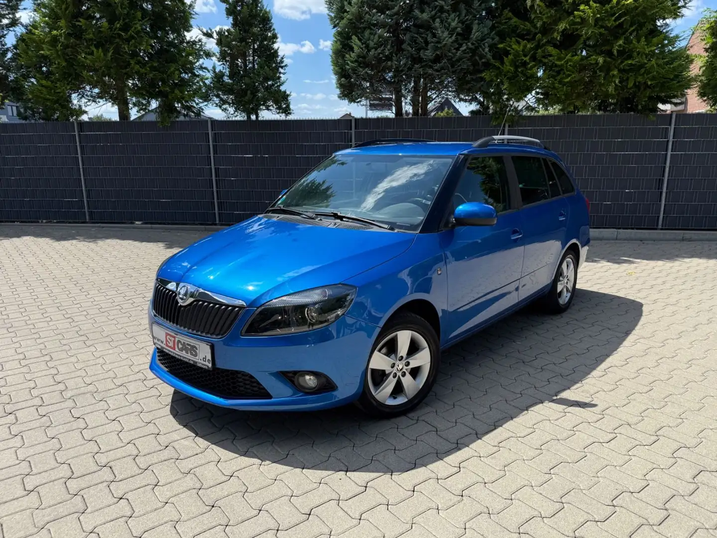Skoda Fabia Combi Ambition Klima AHK Tempomat Bleu - 1