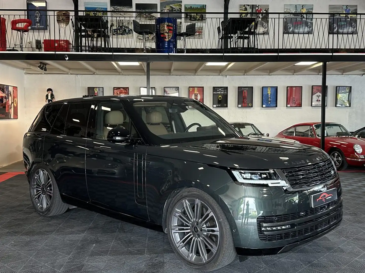Land Rover Range Rover 4.4 P530 HSE SWB Verde - 1