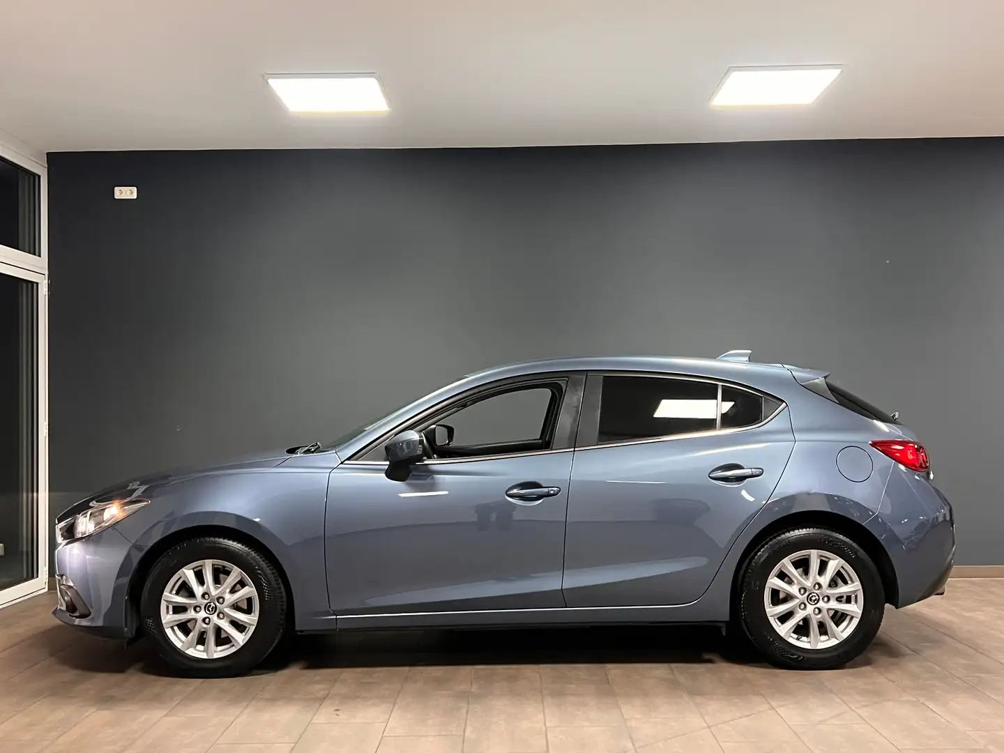 Mazda 3 2.0 SkyActiv Center-Line / 1.HAND / NAVI / TEMPOM. Bleu - 2