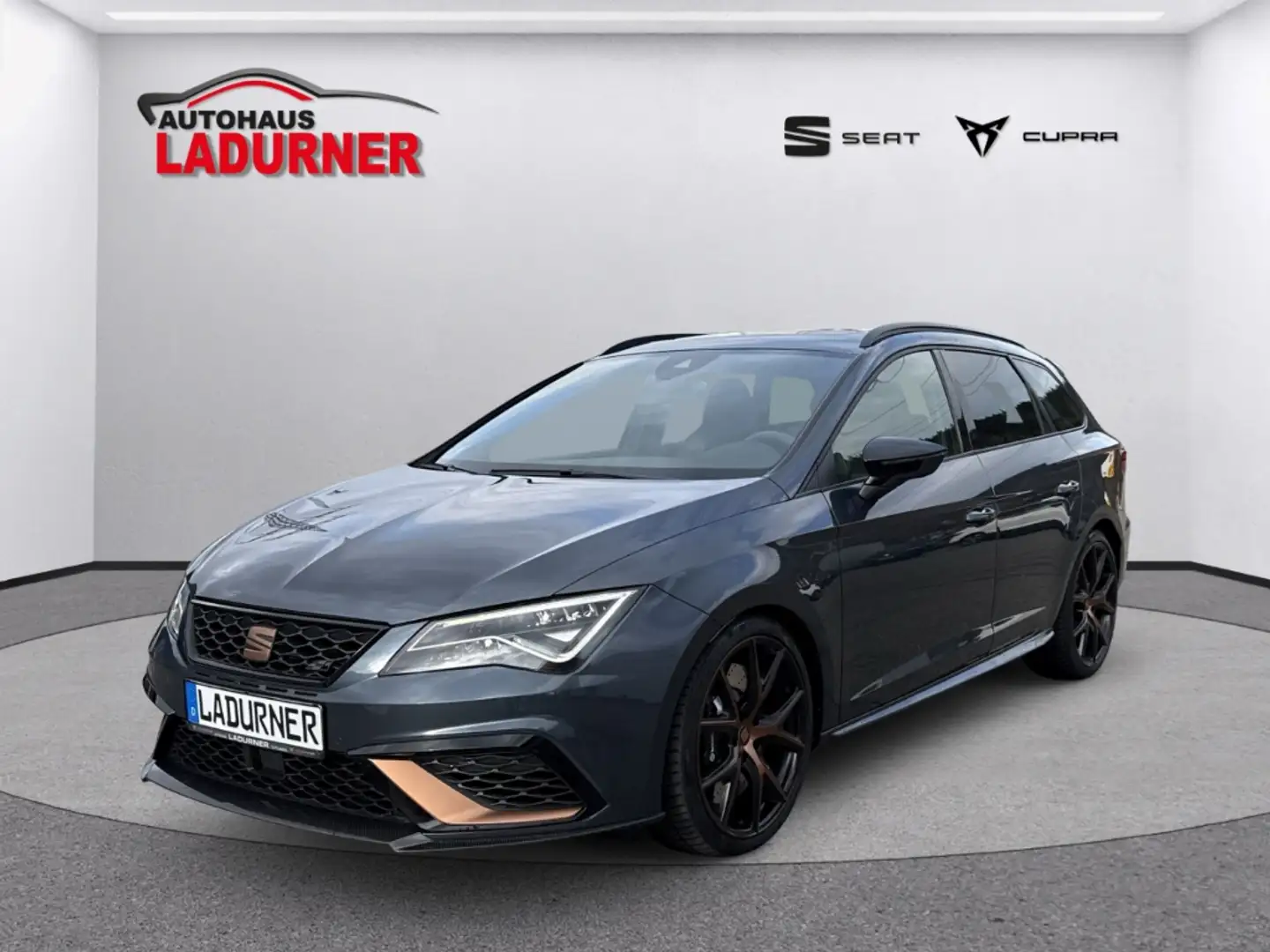 SEAT Leon ST Cupra R 300 Panorama Navi Leder Digitales Cockp Grau - 2