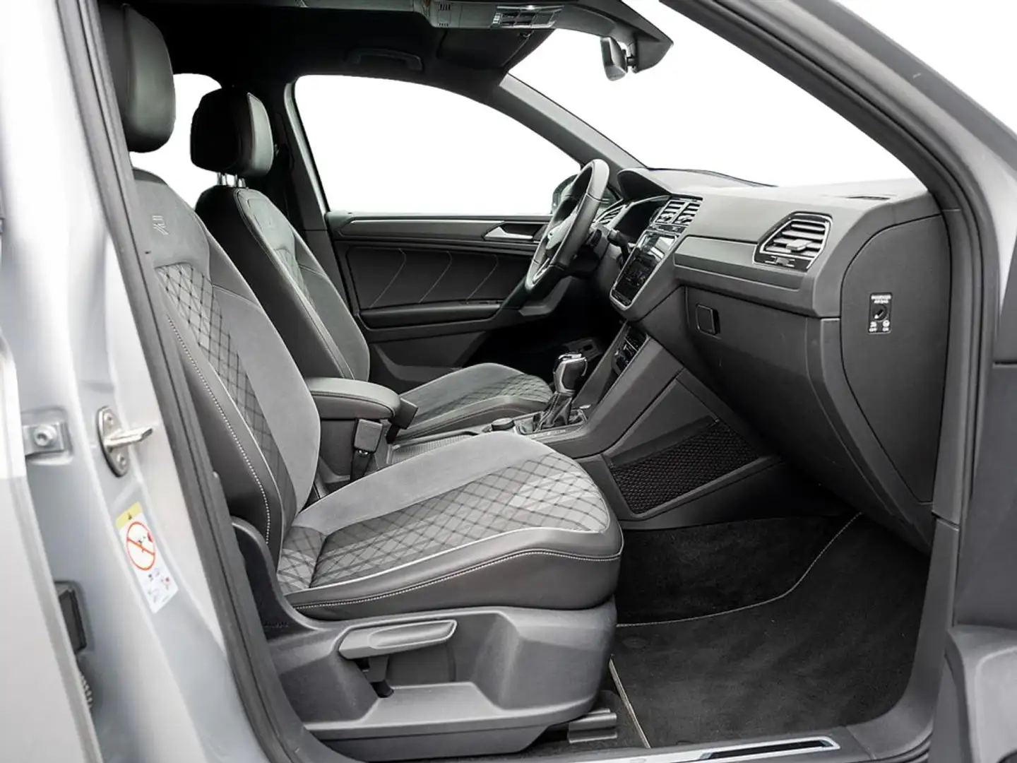 Volkswagen Tiguan 2.0 TDI R-Line 4M DSG AHK H&K ACC KAME Plateado - 2