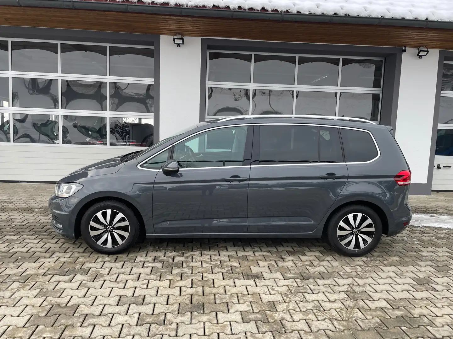 Volkswagen Touran 2,0 TDI CL *7 Sitze*AHV*PANO*RFK*APP*ACC*NAVI* Grau - 2