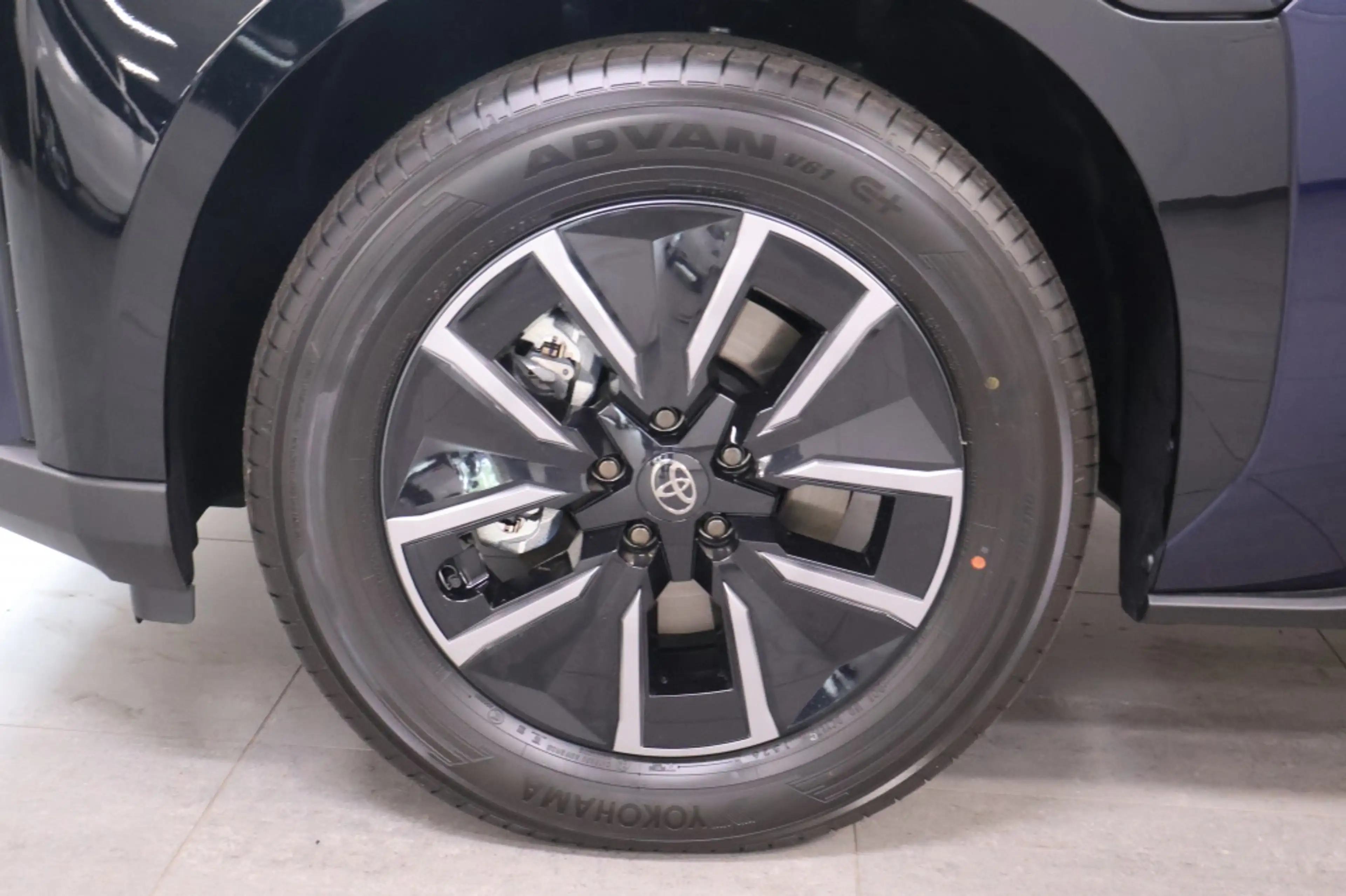 Toyota bZ4X Dynamic 73 kWh | Direct Leverbaar — photo 5