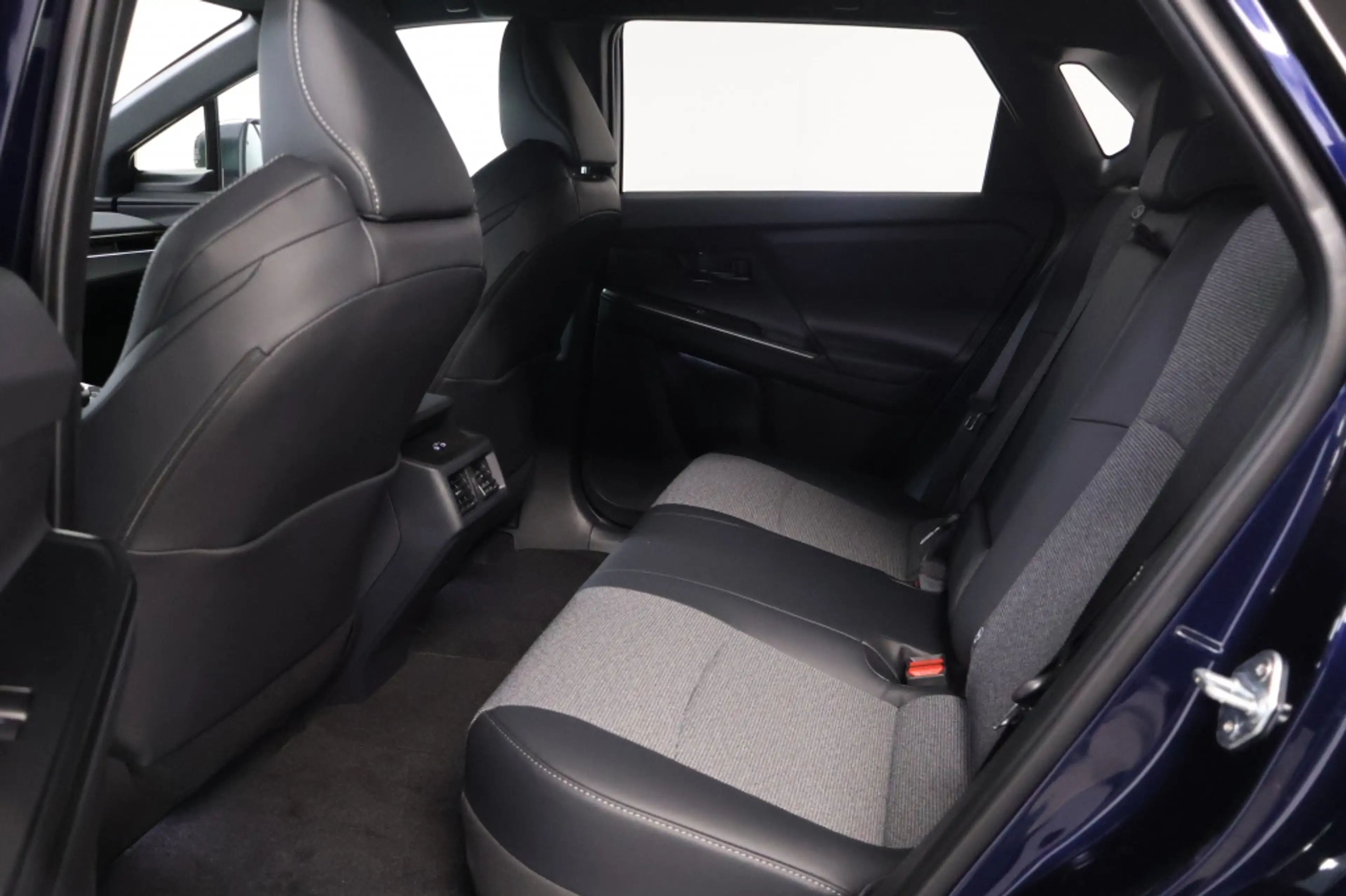 Toyota bZ4X Dynamic 73 kWh | Direct Leverbaar — photo 14