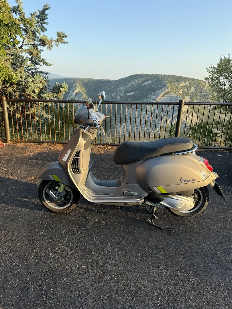 Piaggio GTS 300 super tech - 2