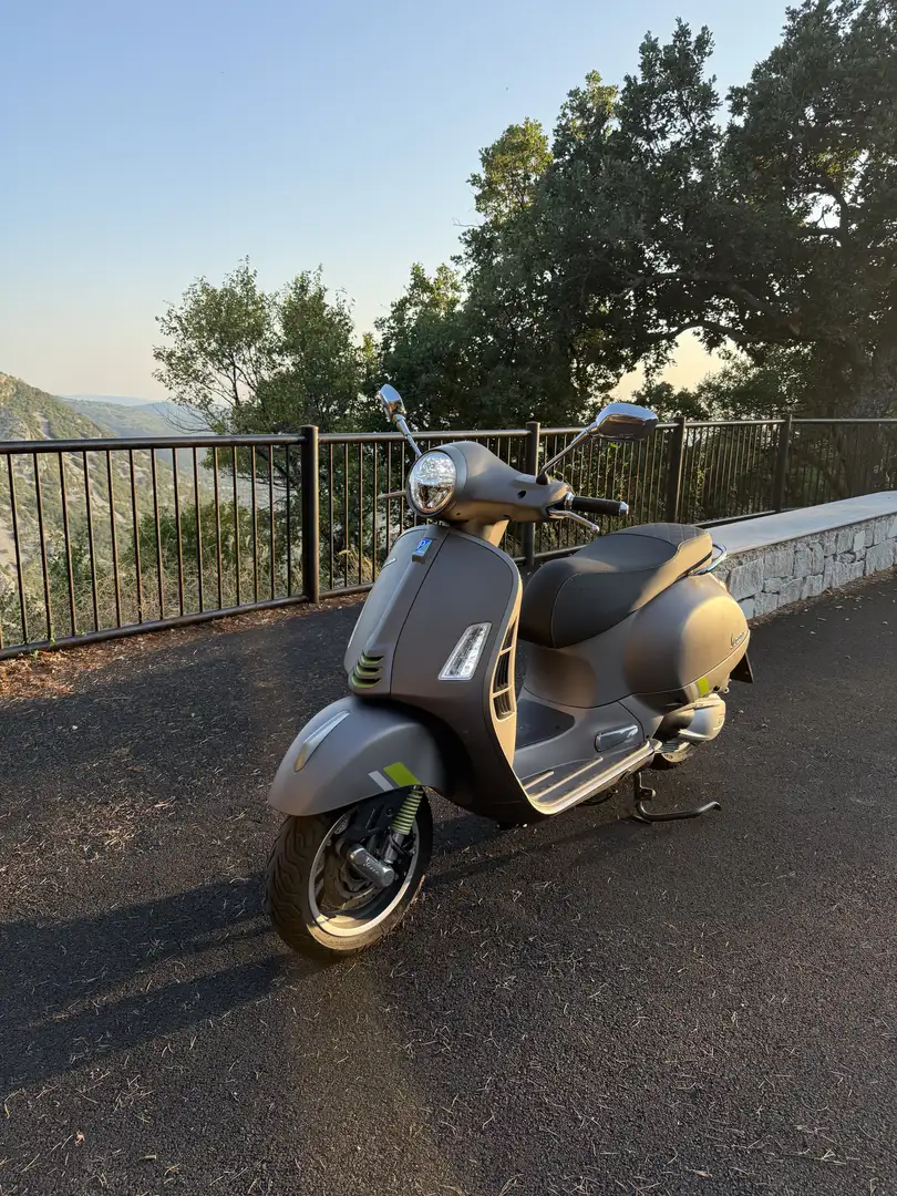 Piaggio GTS 300 super tech - 1