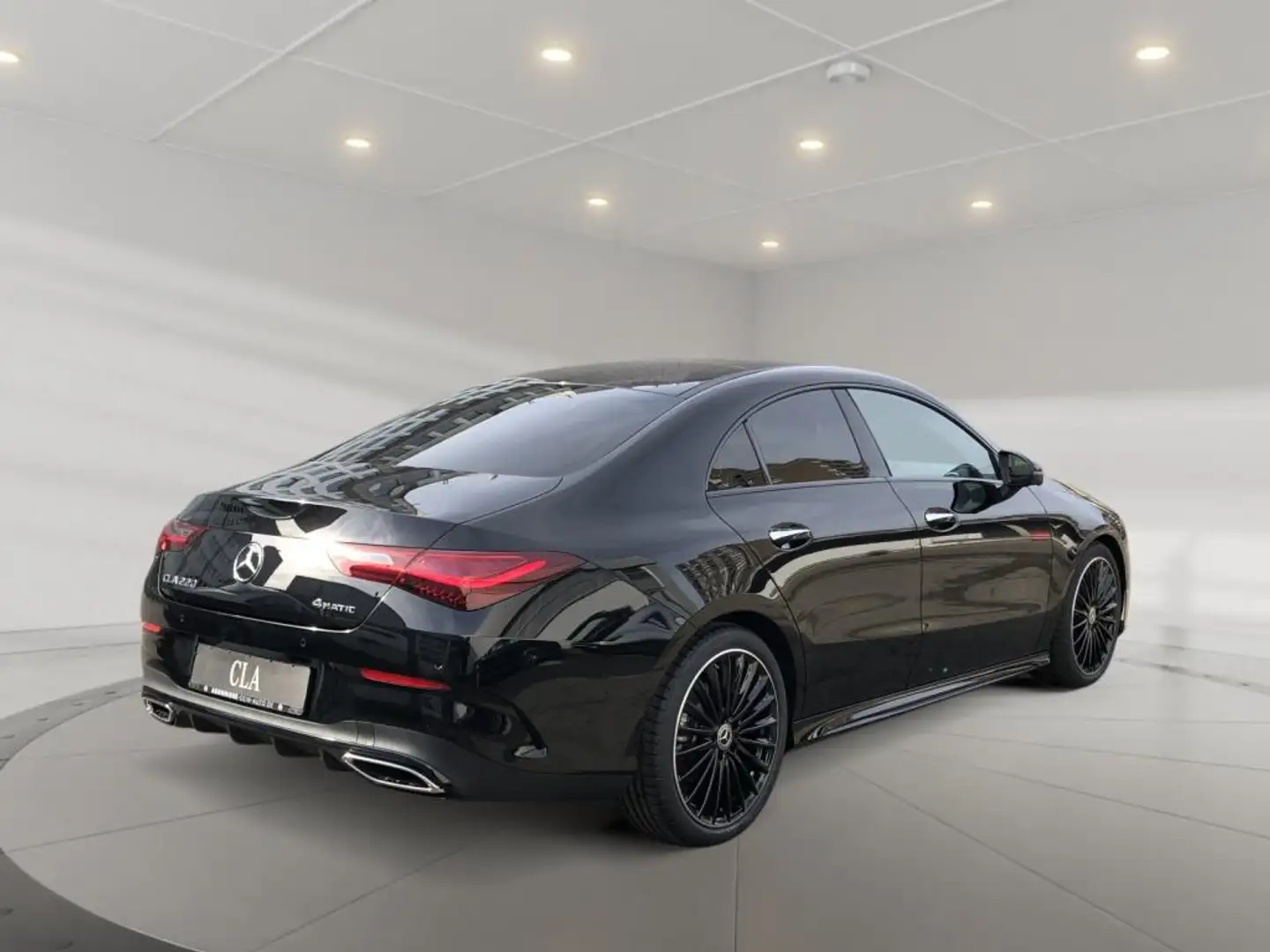 Mercedes-Benz CLA 220 4MATIC Coupe +MBUX+AMG+Wide+Pano+SpurW Zwart - 2