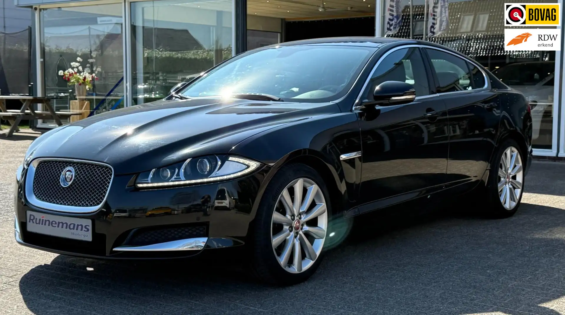 Jaguar XF 2.2D / LEER / CAMERA / DEALER OH Zwart - 1