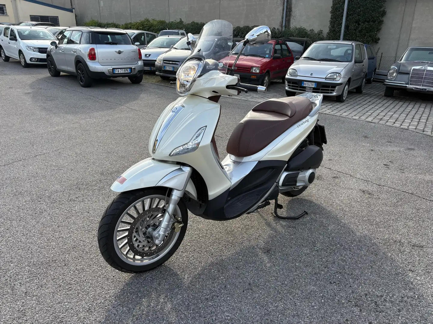Piaggio Beverly 300 I. E. - UNICO PROPRIETARIO - 1