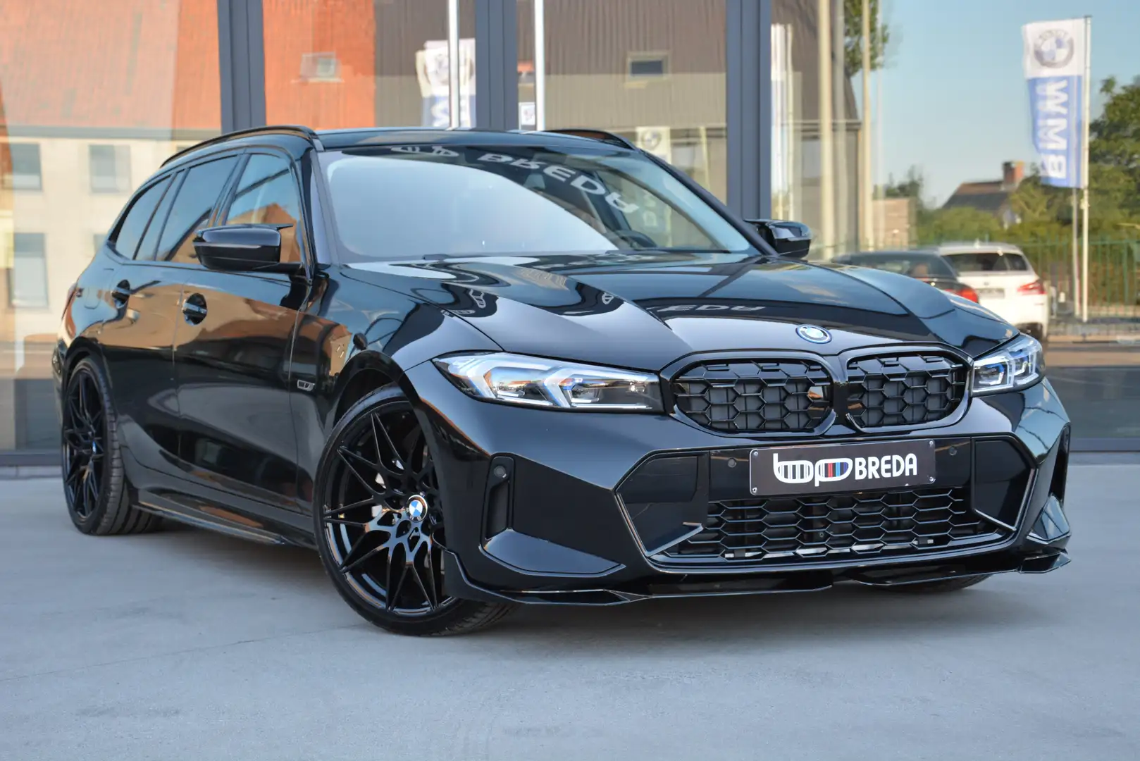 BMW 320 e Touring LCI M-Performance/Leder/Adapt LED Чорний - 1