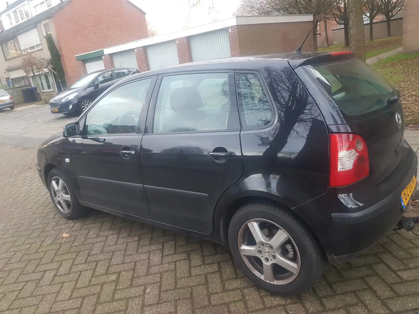 Volkswagen Polo 1.4 16V Trendline Zwart - 2