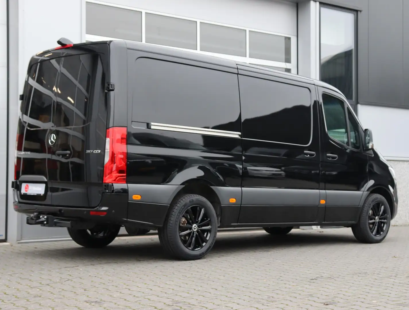 Mercedes-Benz Sprinter 317 1.9 CDI L2H1 Pro 170pk Navigatie | 3.5T Trekha Zwart - 2