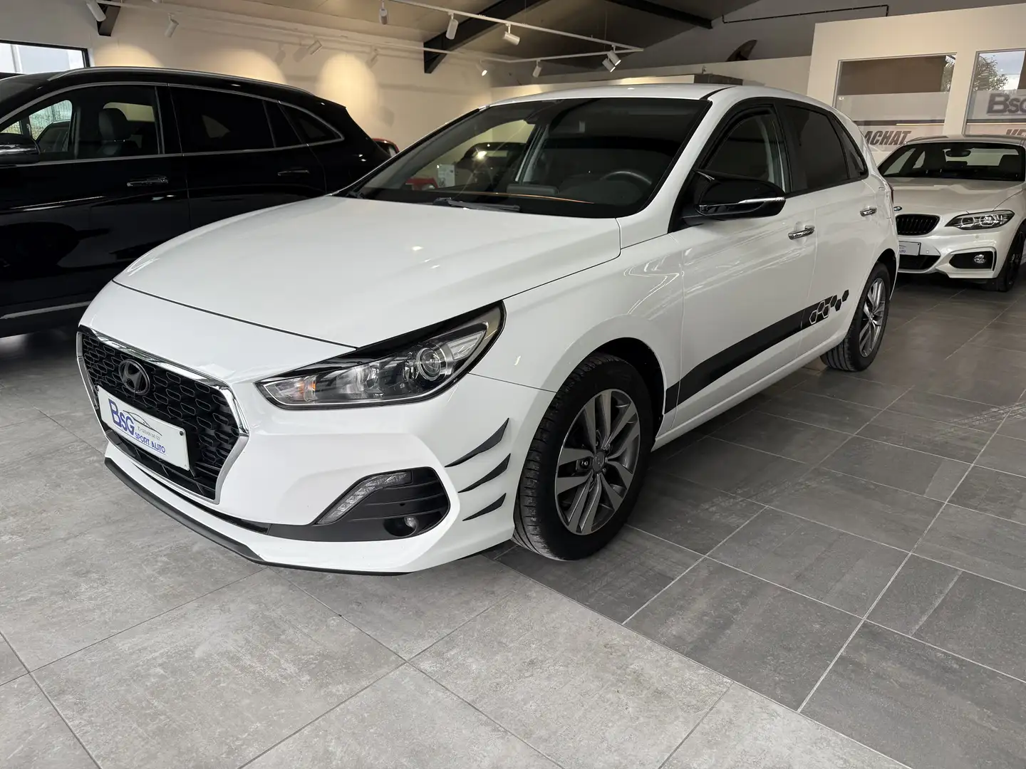 Hyundai i30 1.0 T-GDi//gps//camera//clim//garantie Blanc - 1