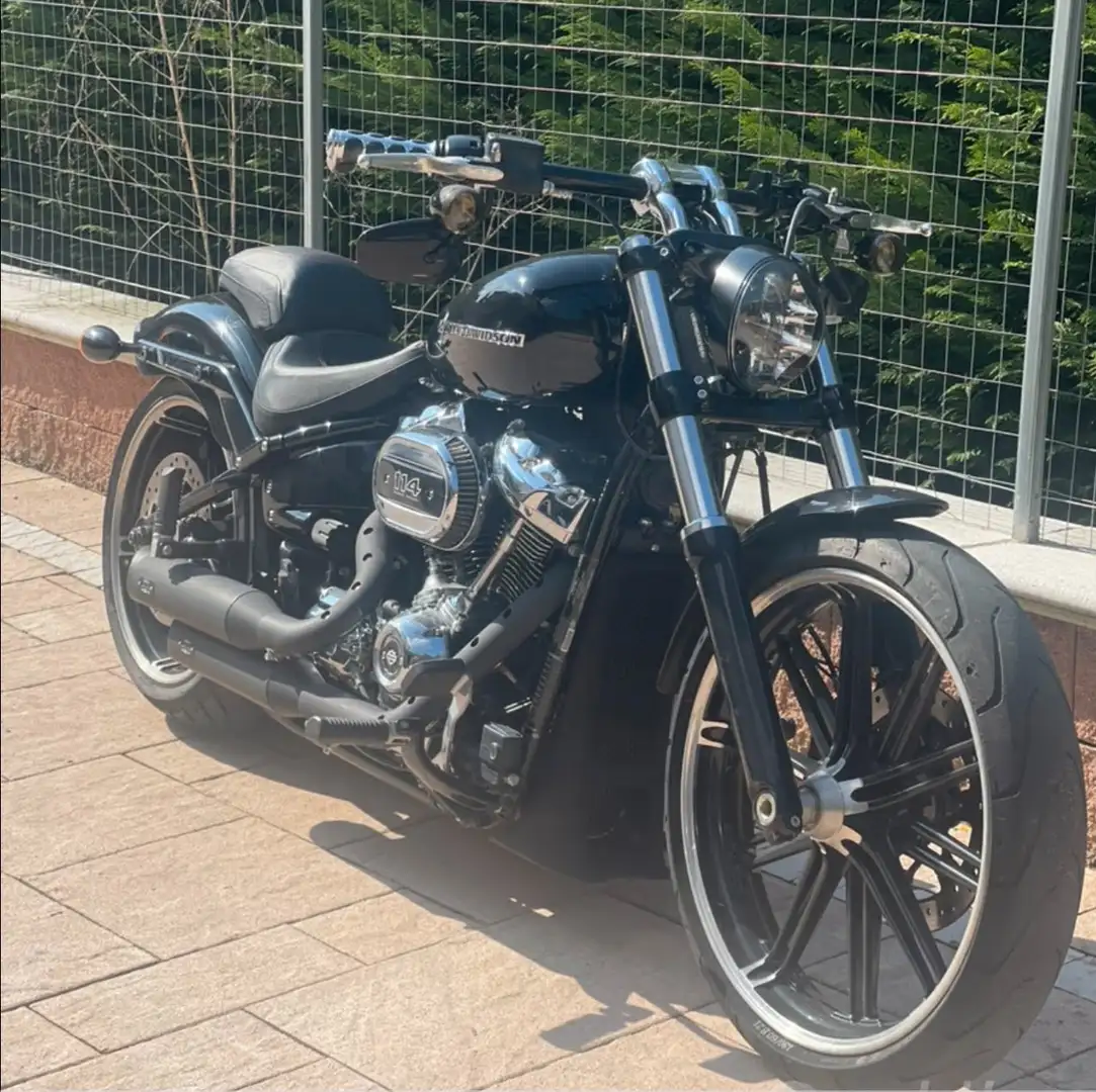 Harley-Davidson Breakout Negro - 1