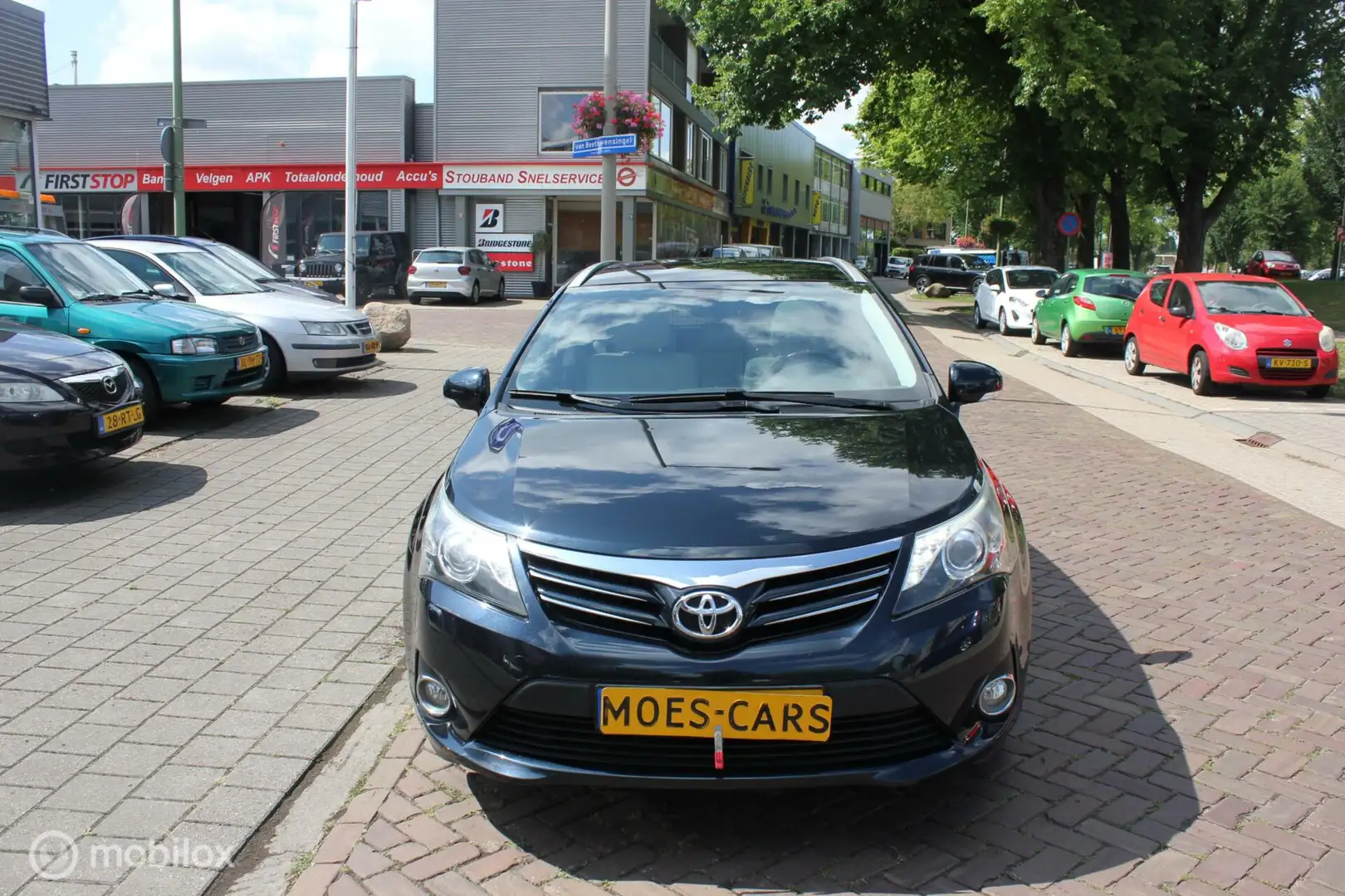 Toyota Avensis 1.8 VVTi Dynamic Business PANO / CLIMA / CRUISE Grijs - 2
