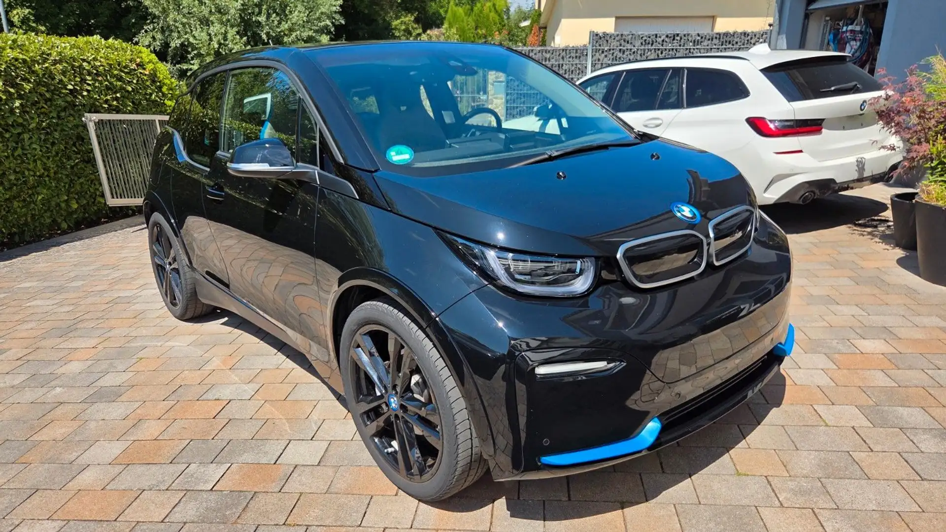 BMW i3 S Navi A.LED H/K DAB Pano Kom Kamera Apple PDC Schwarz - 1