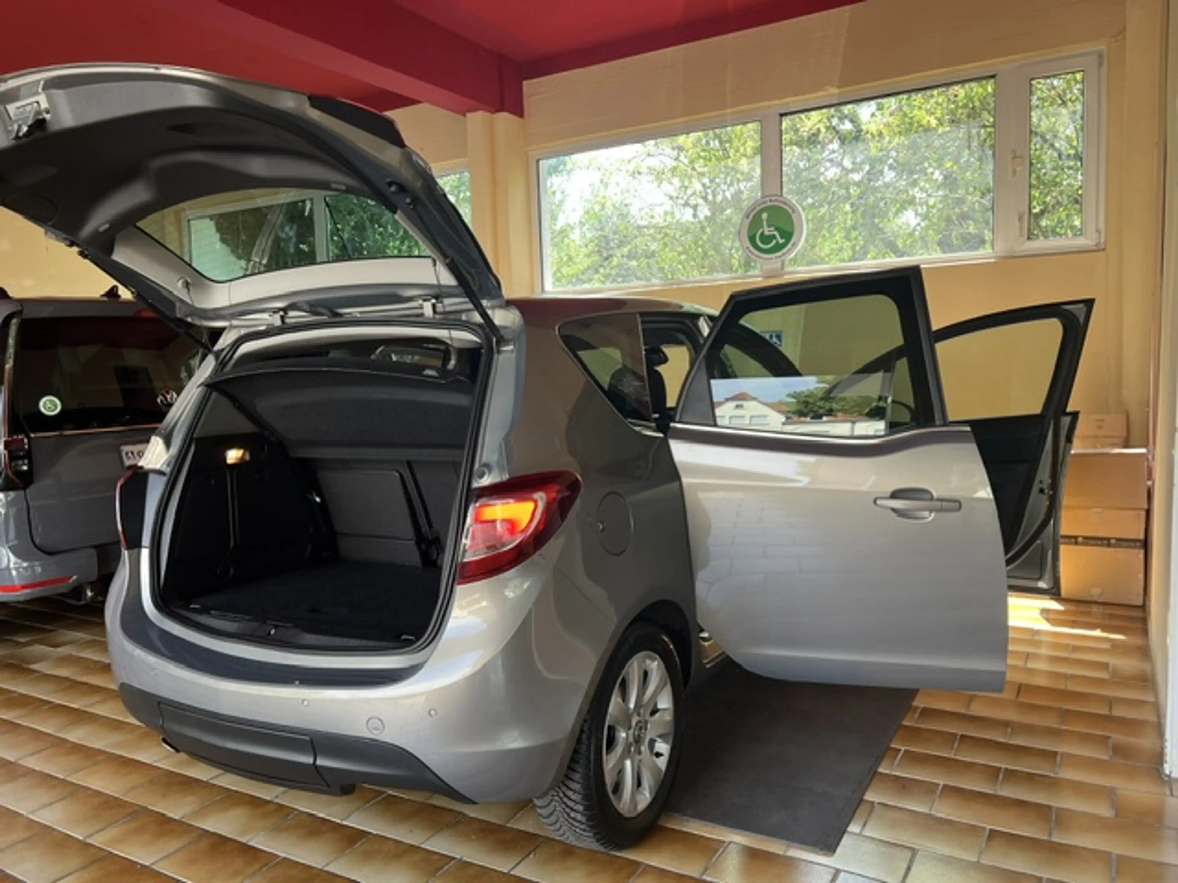Opel Meriva Innovation Automatik Navi Kamera Sitzhzg Allwetter FlexFix — photo 6