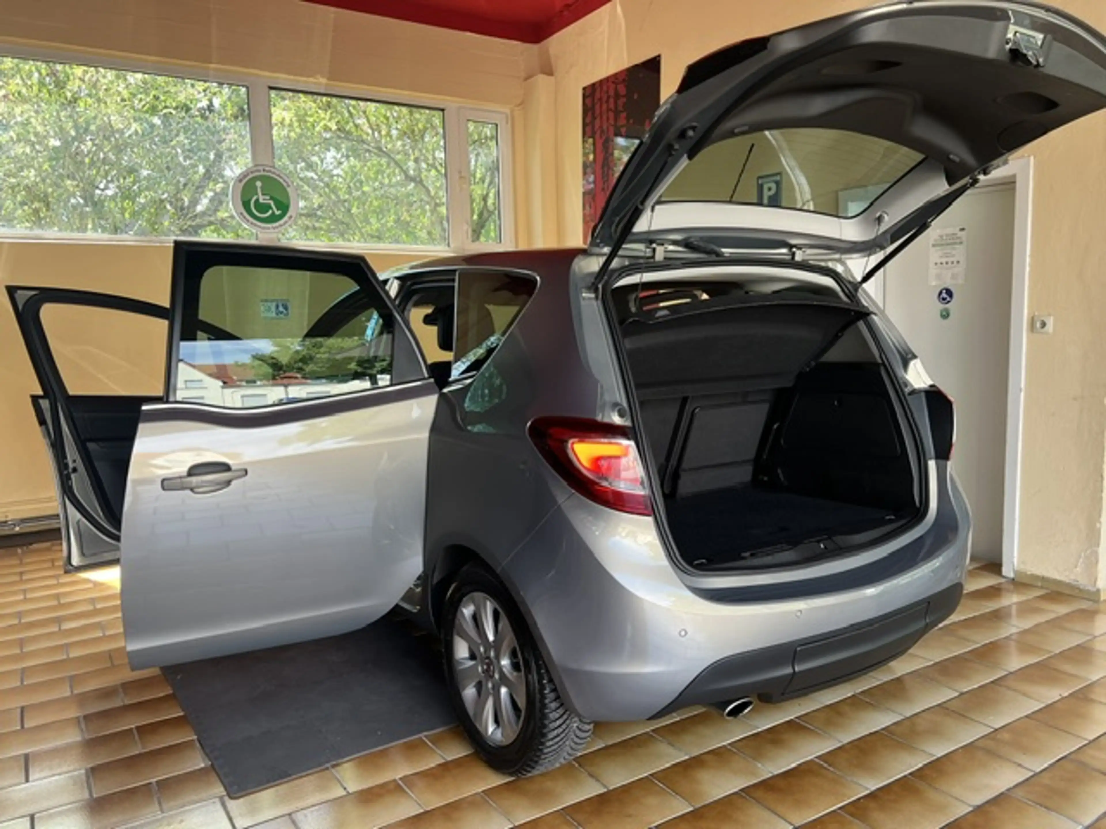 Opel Meriva Innovation Automatik Navi Kamera Sitzhzg Allwetter FlexFix — photo 5