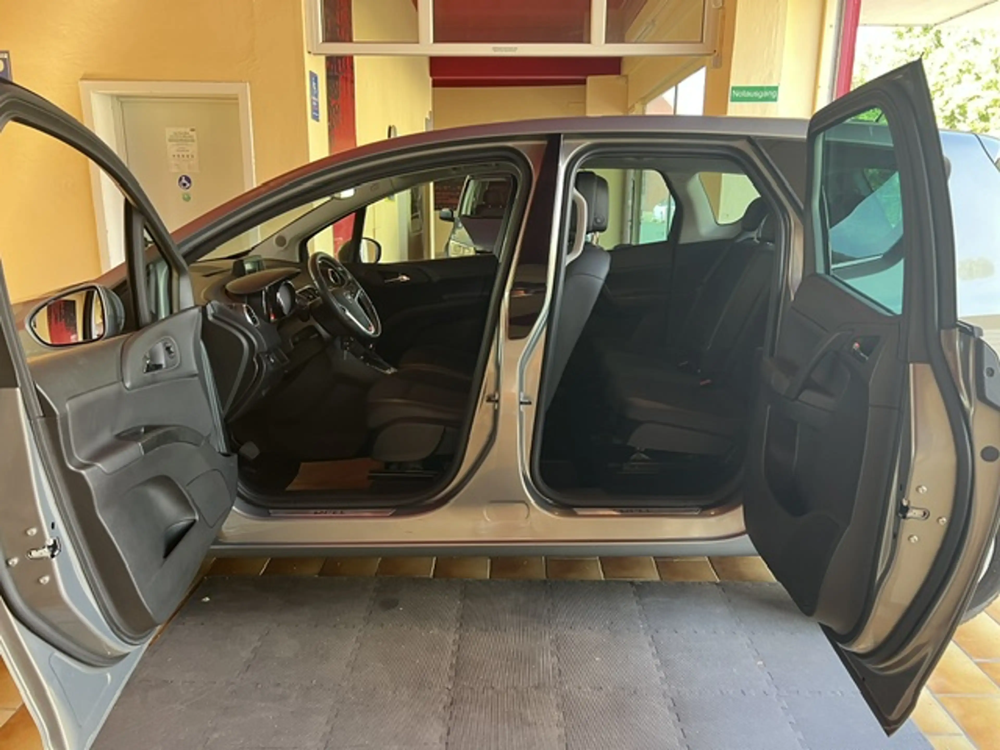 Opel Meriva Innovation Automatik Navi Kamera Sitzhzg Allwetter FlexFix — photo 7