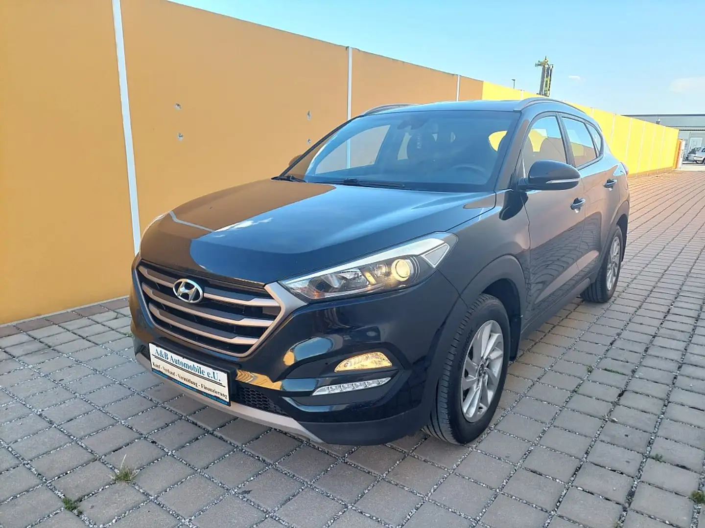 Hyundai TUCSON Tucson 1,7 CRDI Start-Stopp Go DCT Erster Besitz Noir - 2
