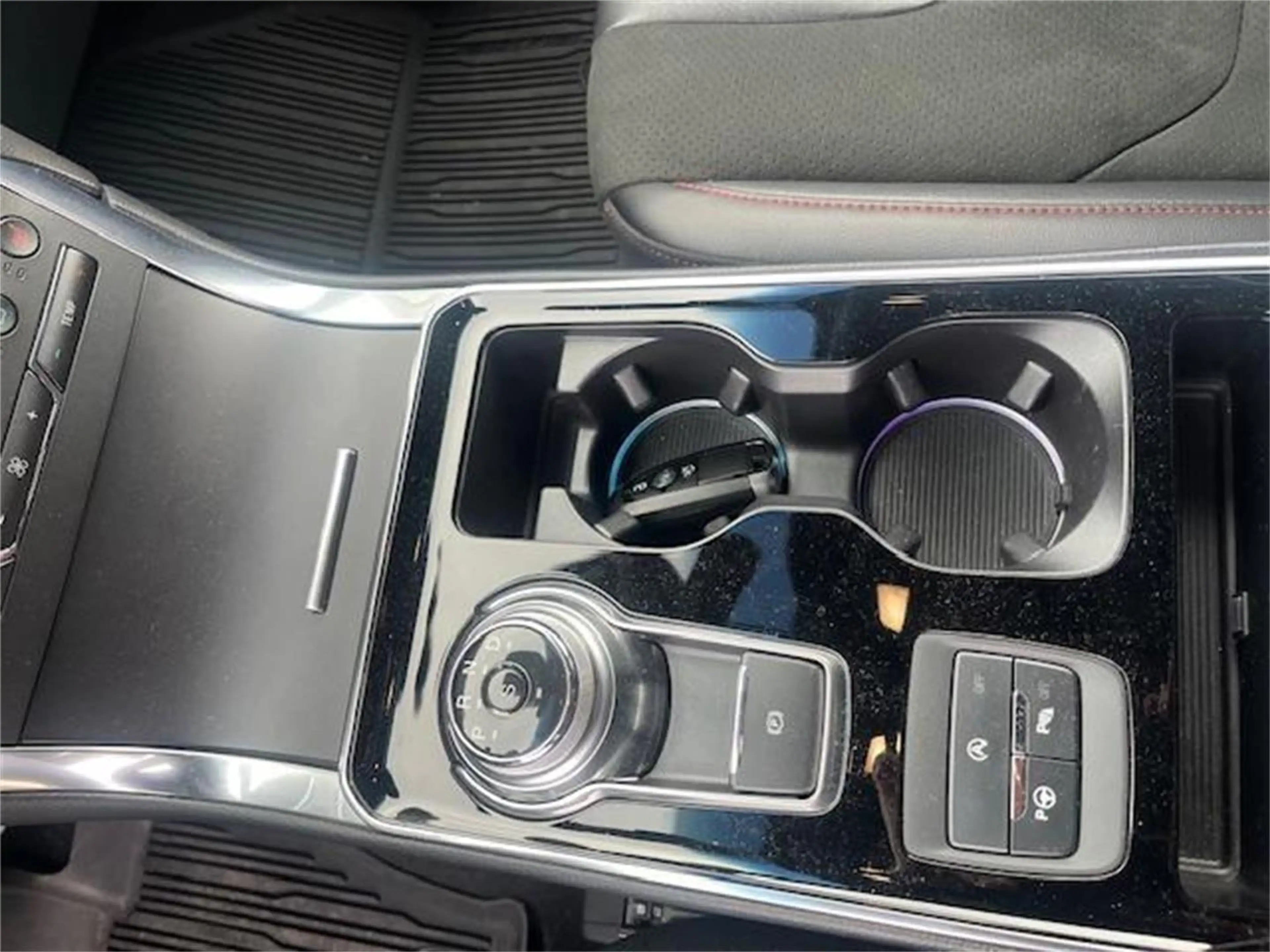 Ford Edge 2,0 EcoBlue SCR 4x4 ST-Line Aut. — photo 13