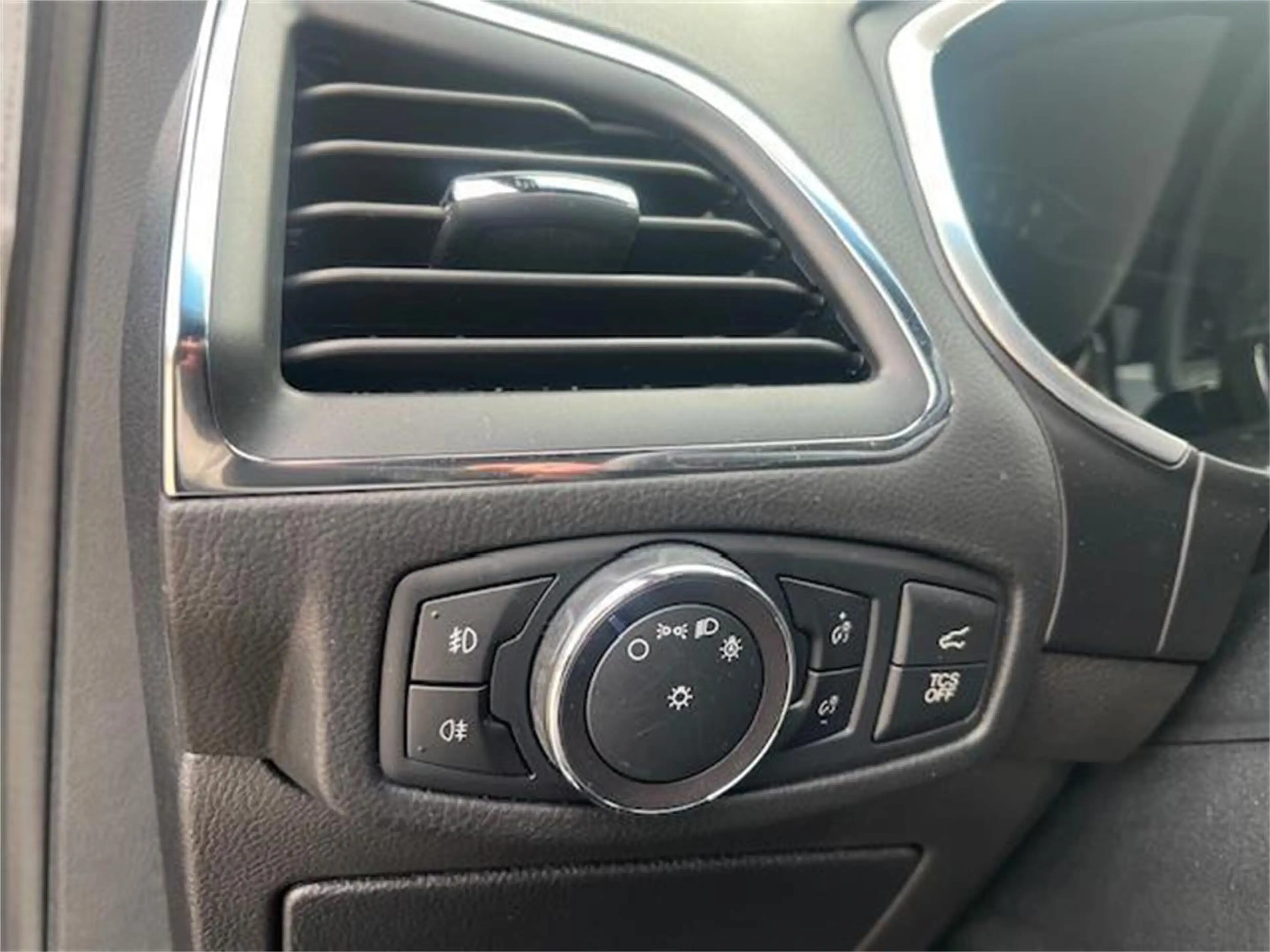 Ford Edge 2,0 EcoBlue SCR 4x4 ST-Line Aut. — photo 11