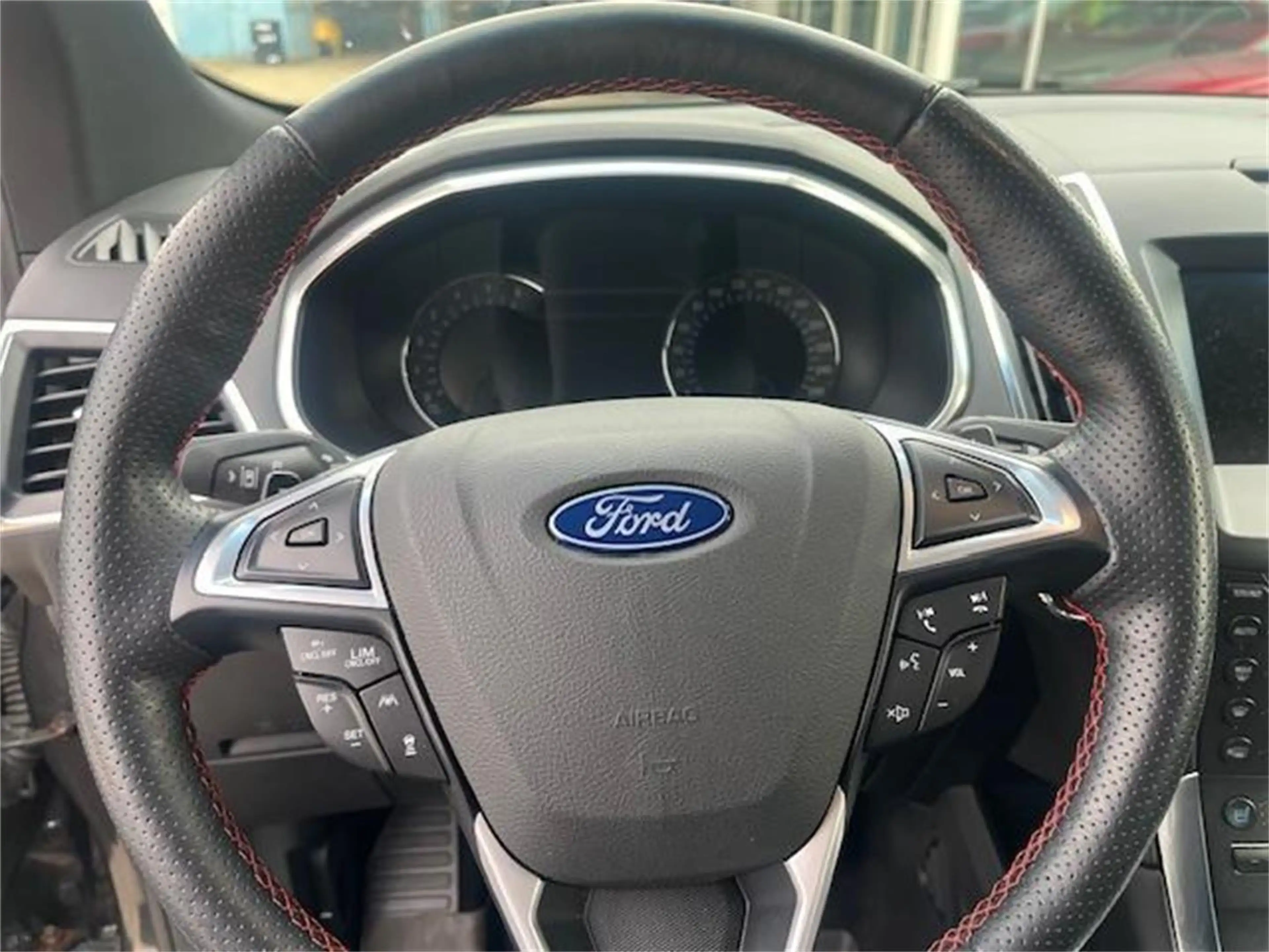 Ford Edge 2,0 EcoBlue SCR 4x4 ST-Line Aut. — photo 12