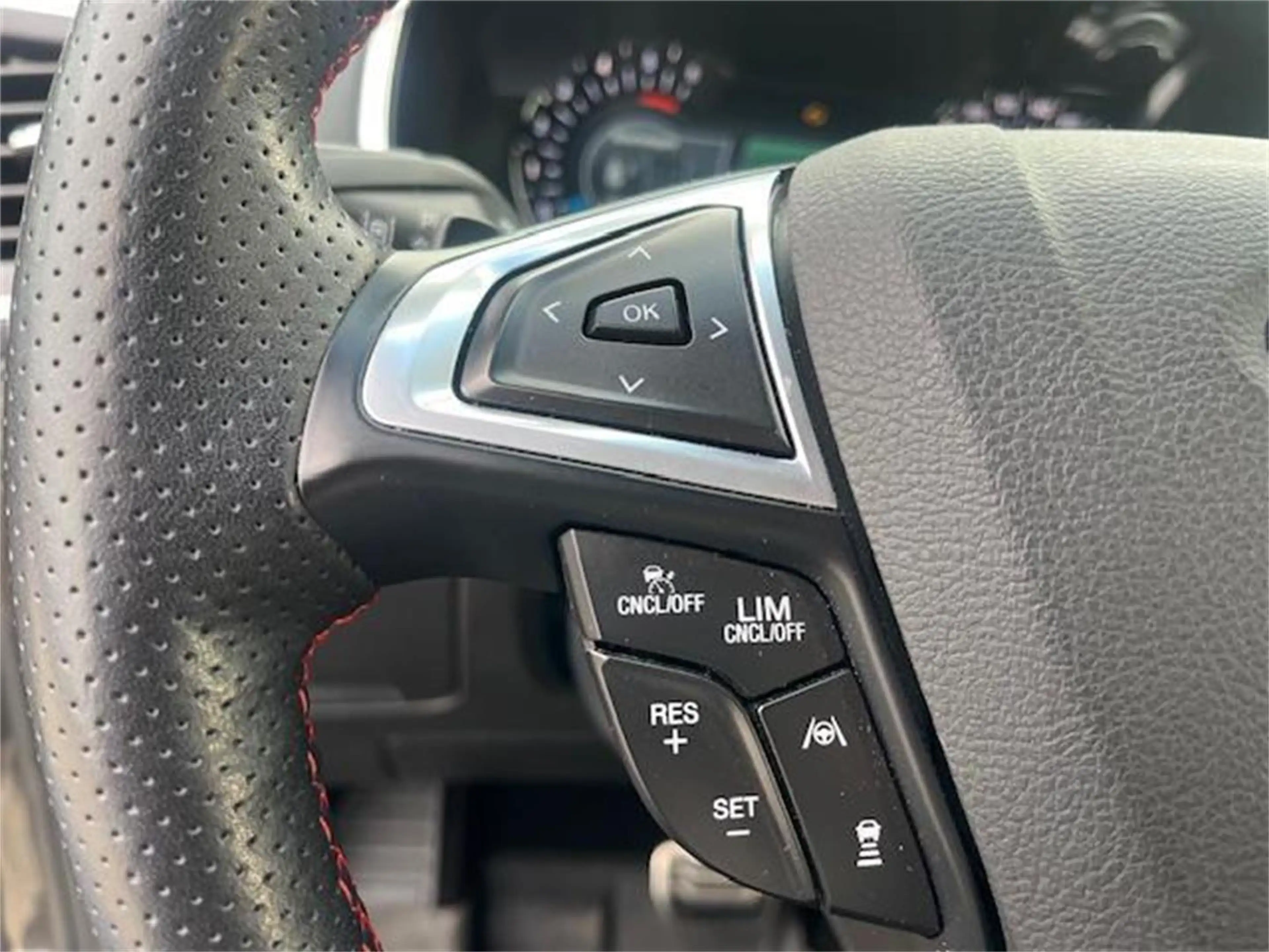 Ford Edge 2,0 EcoBlue SCR 4x4 ST-Line Aut. — photo 15