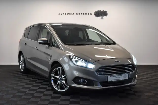 Ford S-Max S-MAX Titanium *7-SITZ *LED *AHK *PANO *AC