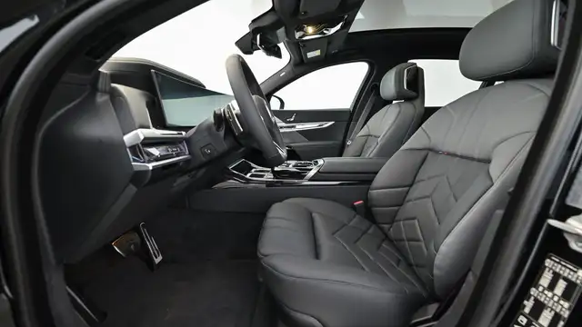 BMW 740 d xDrive *M-Sportpaket Pro *Standheizung *AHK Ansicht 20