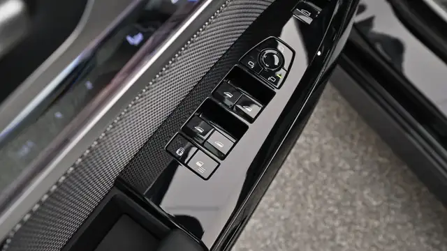 BMW 740 d xDrive *M-Sportpaket Pro *Standheizung *AHK Ansicht 17