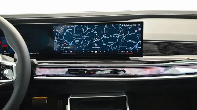 BMW 740 d xDrive *M-Sportpaket Pro *Standheizung *AHK Ansicht 15