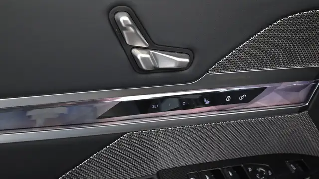 BMW 740 d xDrive *M-Sportpaket Pro *Standheizung *AHK Ansicht 18