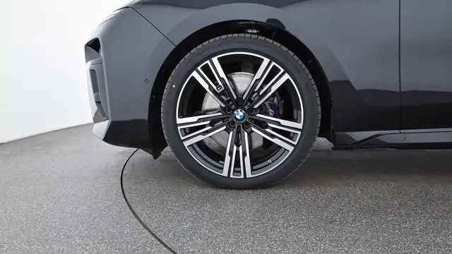 BMW 740 d xDrive *M-Sportpaket Pro *Standheizung *AHK Ansicht 28